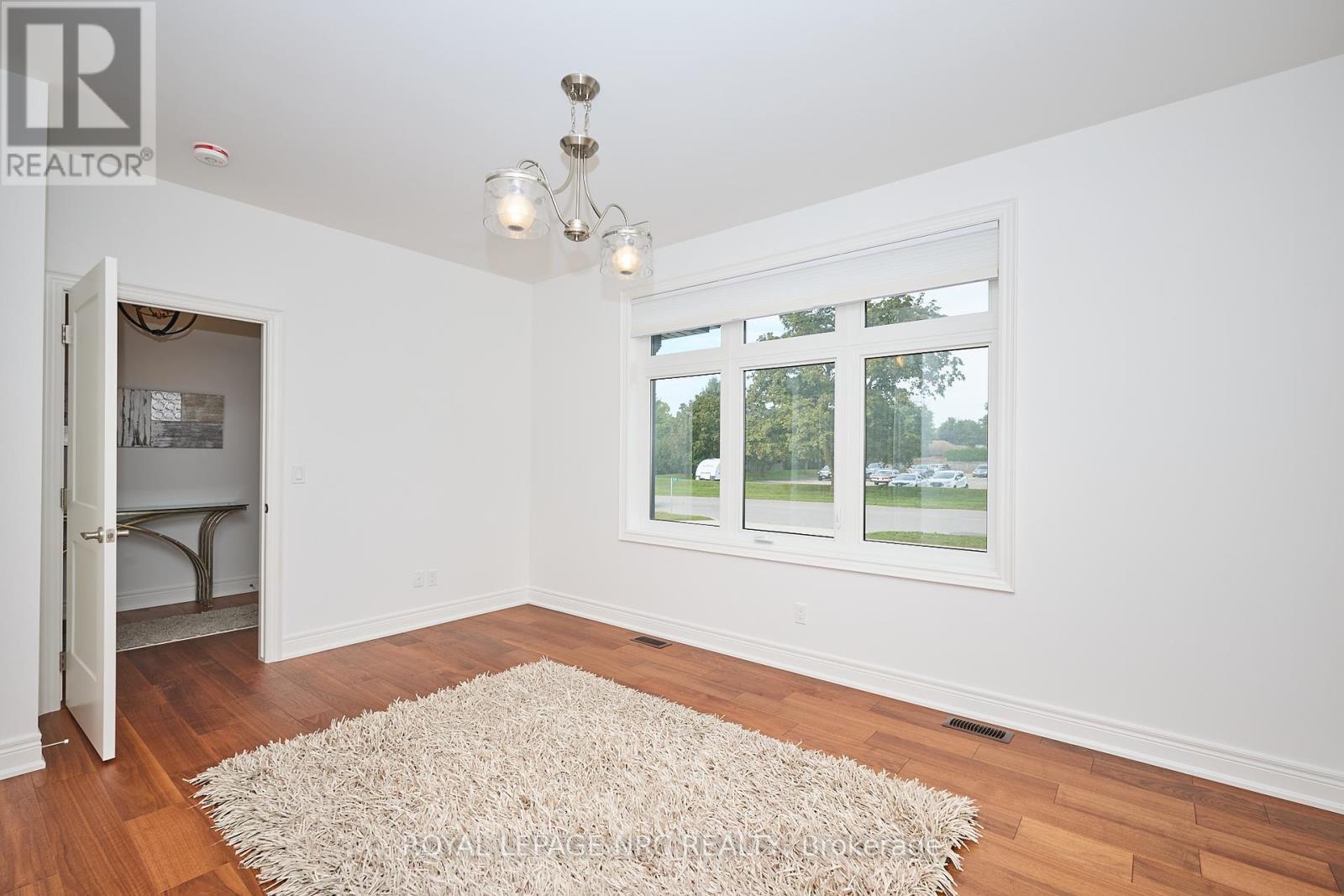 1129 Balfour Street, Pelham, Ontario  L0S 1C0 - Photo 8 - X12426864