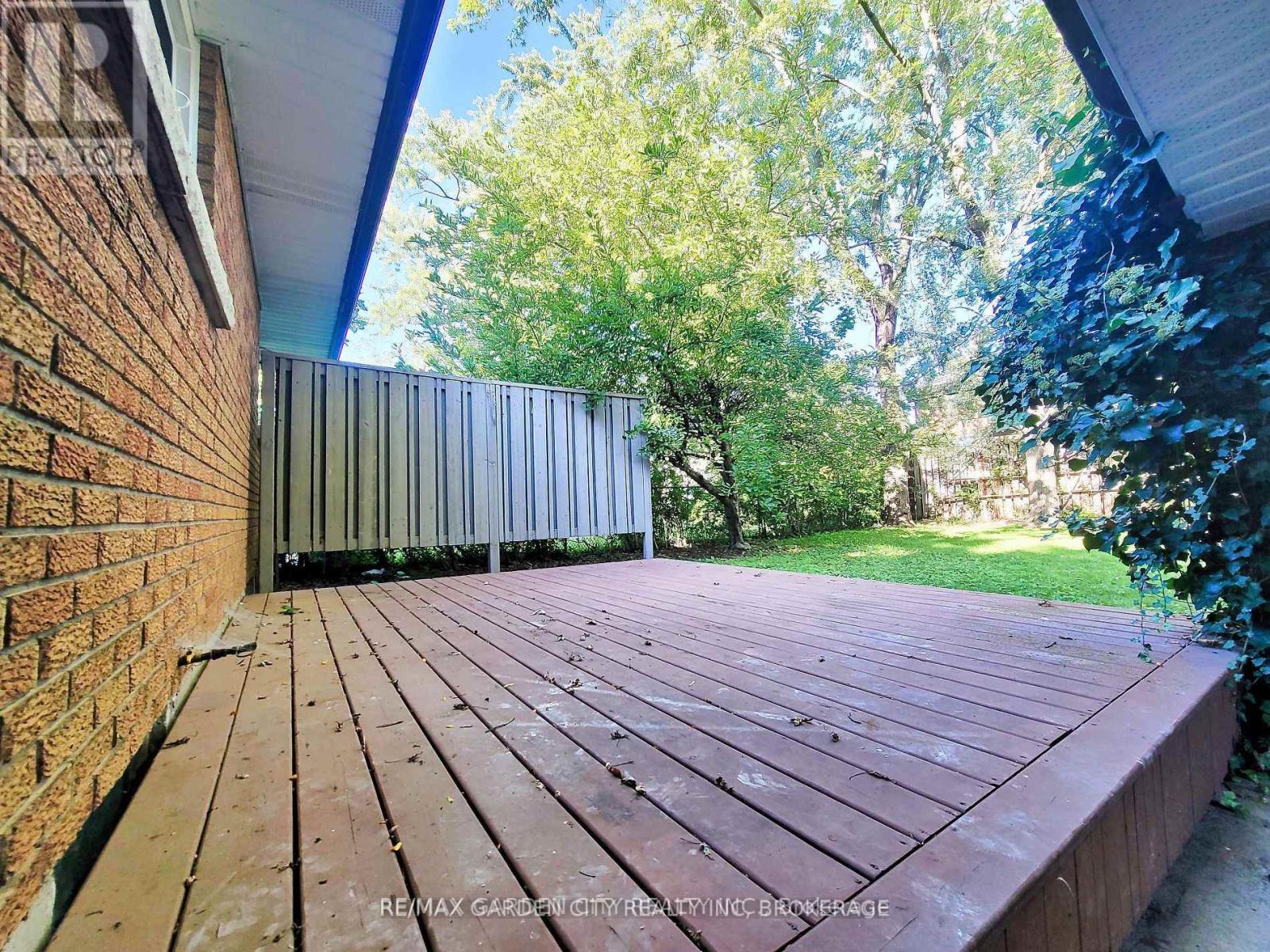 101 Masterson Avenue, St. Catharines, Ontario  L2T 3P8 - Photo 4 - X12427702