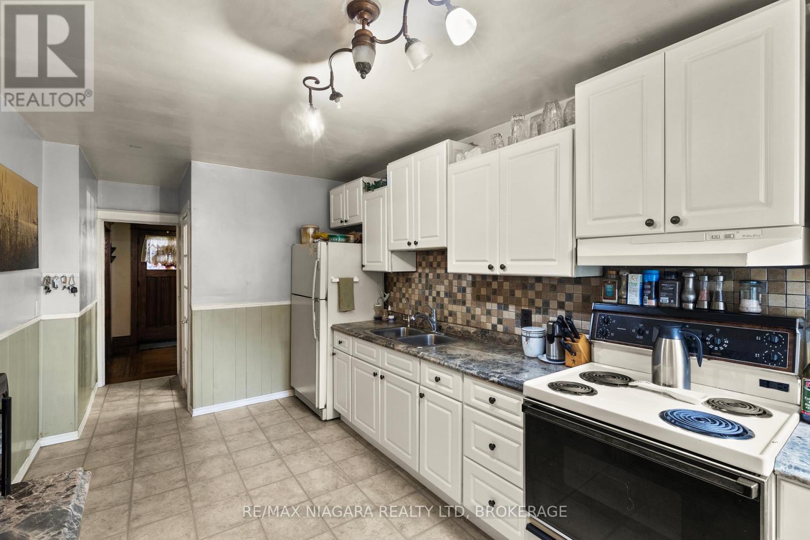 154 Melrose Avenue N, Hamilton, Ontario  L8L 6X6 - Photo 17 - X12428059