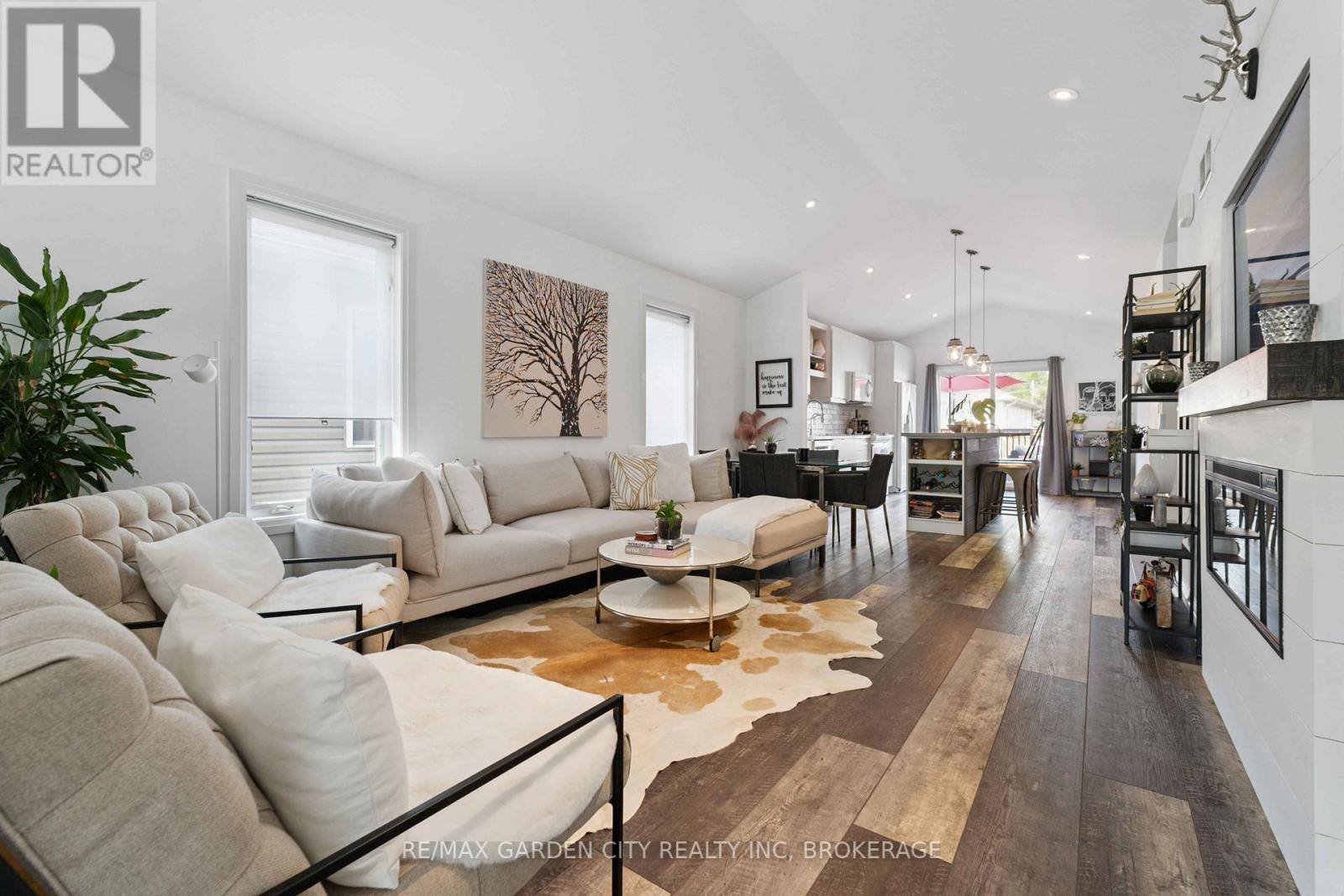 103 Scholfield Avenue S, Welland (Lincoln/crowland), Ontario  L3B 1N4 - Photo 6 - X12428072