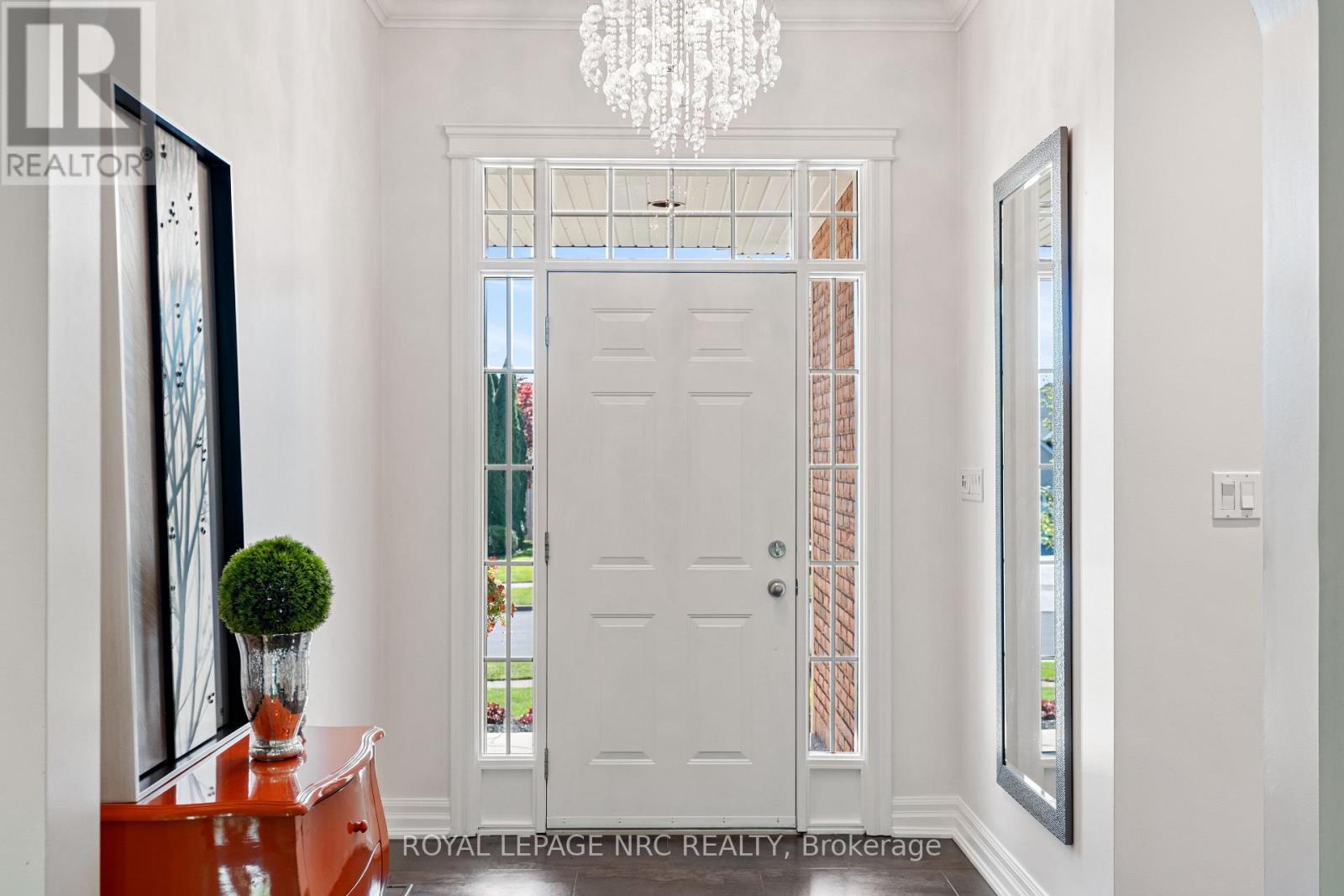 3505 Matthews Drive, Niagara Falls, Ontario  L2H 2Z4 - Photo 4 - X12428233