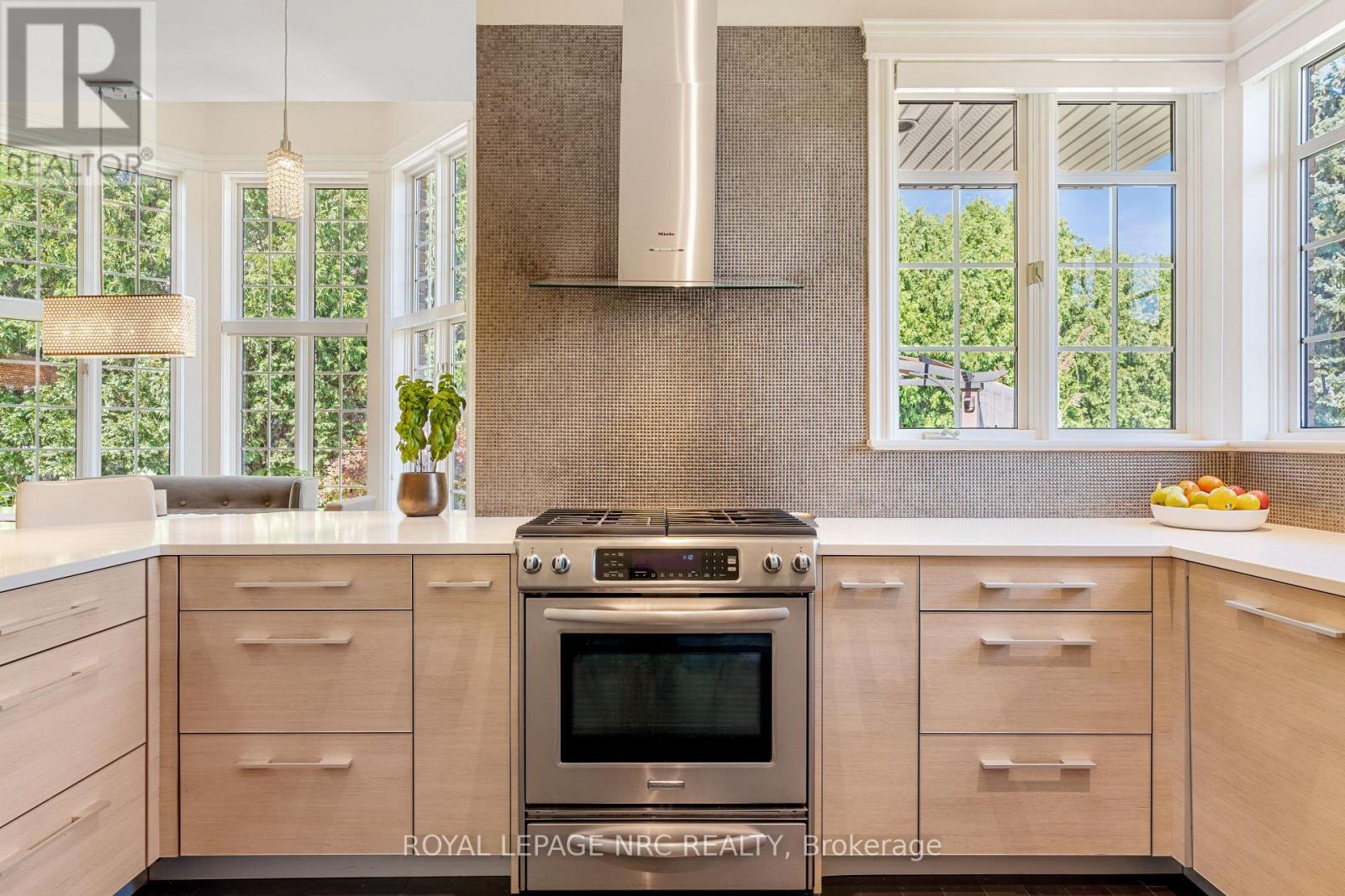 3505 Matthews Drive, Niagara Falls, Ontario  L2H 2Z4 - Photo 7 - X12428233