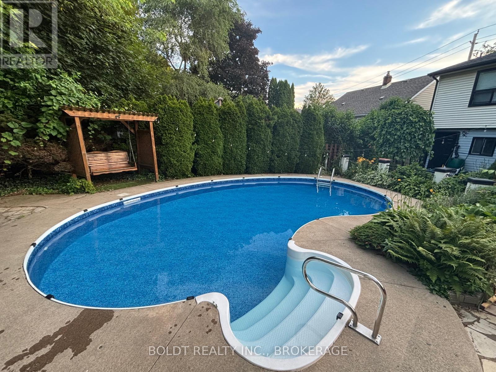 720 Niagara Street, St. Catharines, Ontario  L2M 3R9 - Photo 29 - X12428234