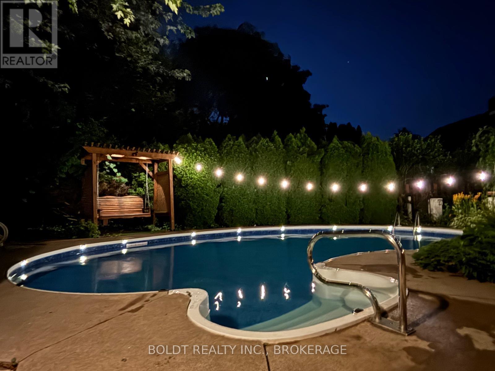 720 Niagara Street, St. Catharines, Ontario  L2M 3R9 - Photo 30 - X12428234