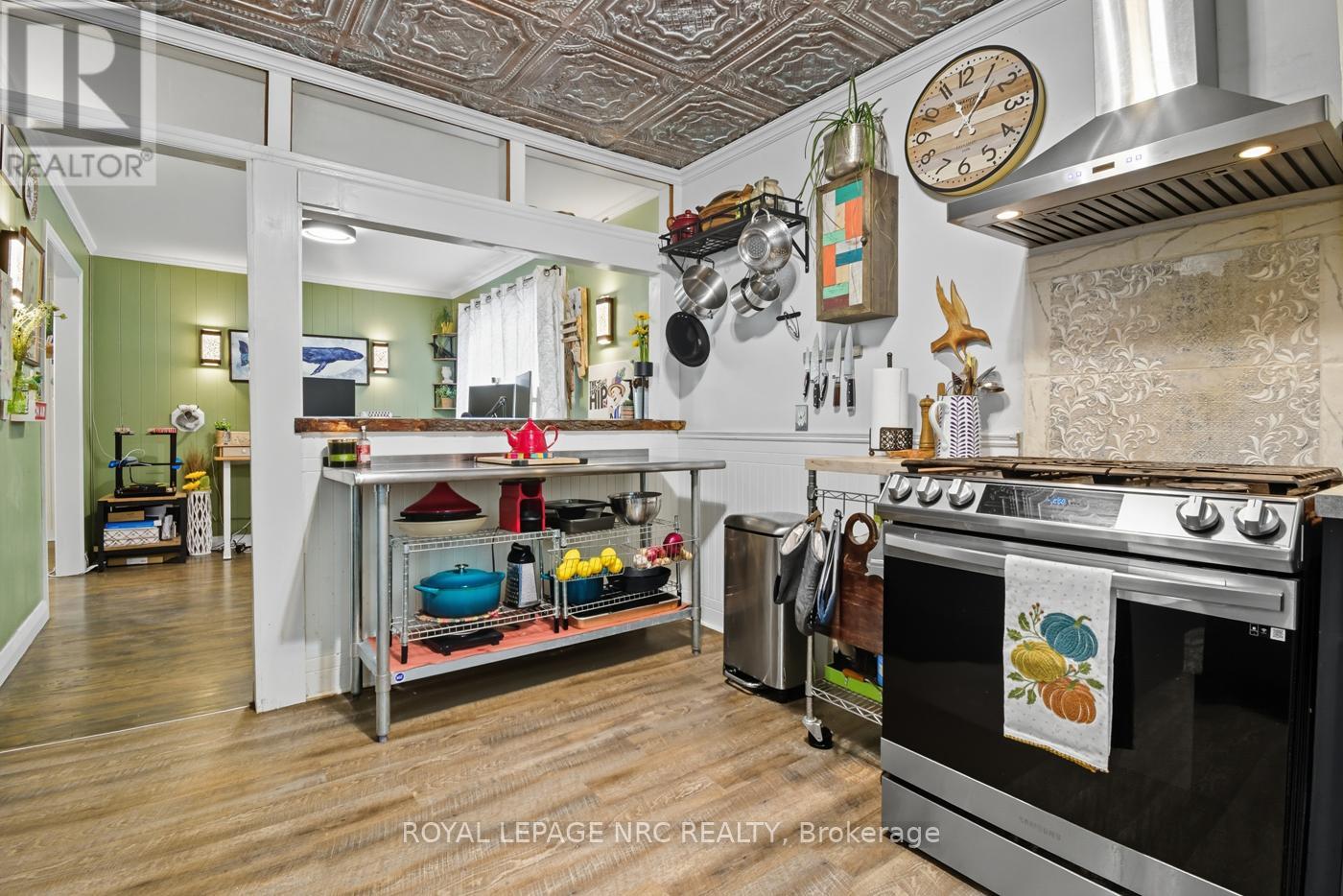 464 Gorham Road, Fort Erie, Ontario  L0S 1N0 - Photo 14 - X12428852