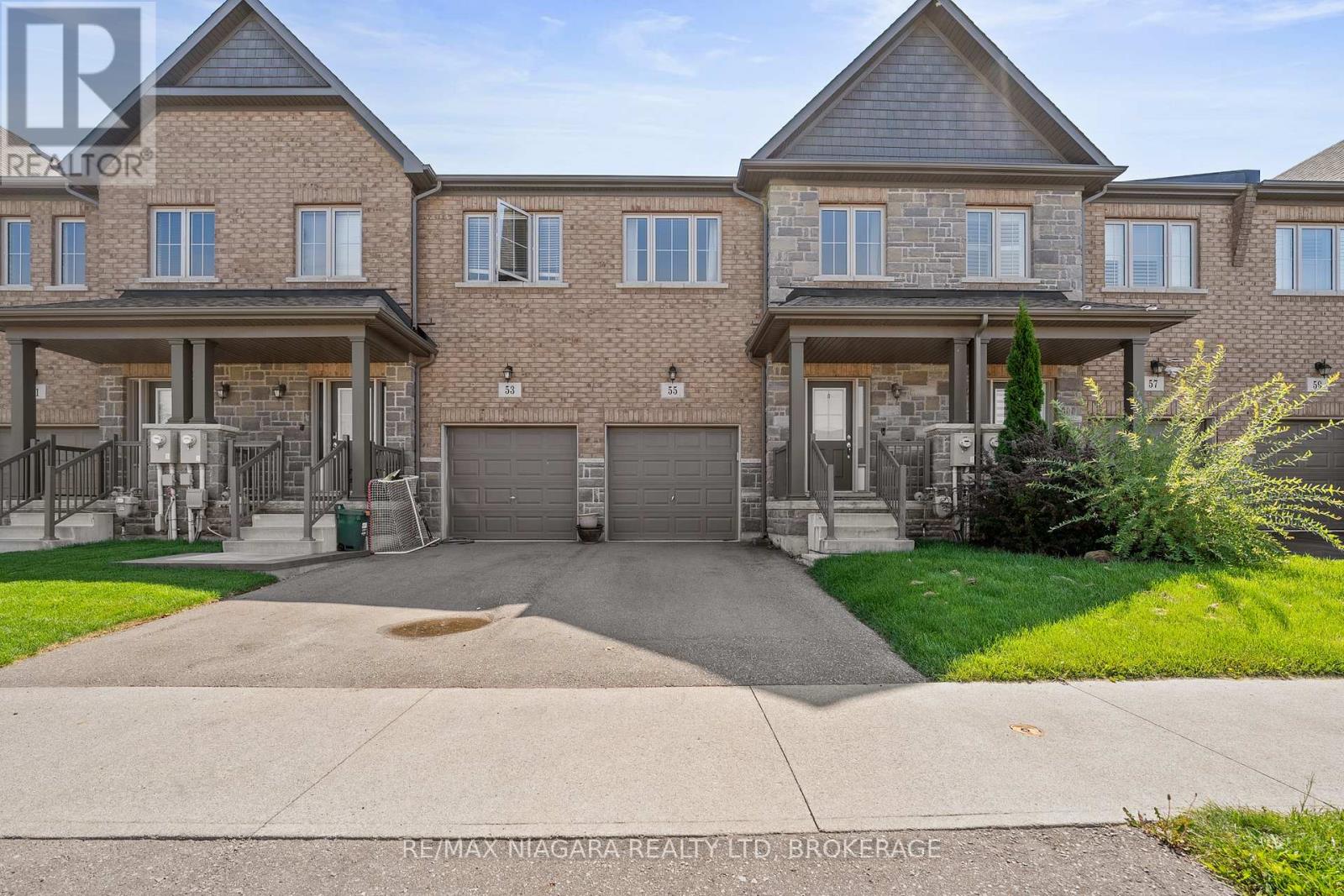 55 Sunset Way, Thorold (Rolling Meadows), Ontario  L2V 0C7 - Photo 2 - X12431820