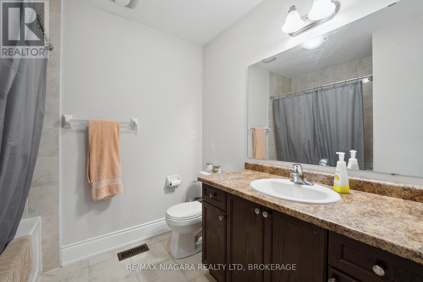 55 Sunset Way, Thorold (Rolling Meadows), Ontario  L2V 0C7 - Photo 22 - X12431820