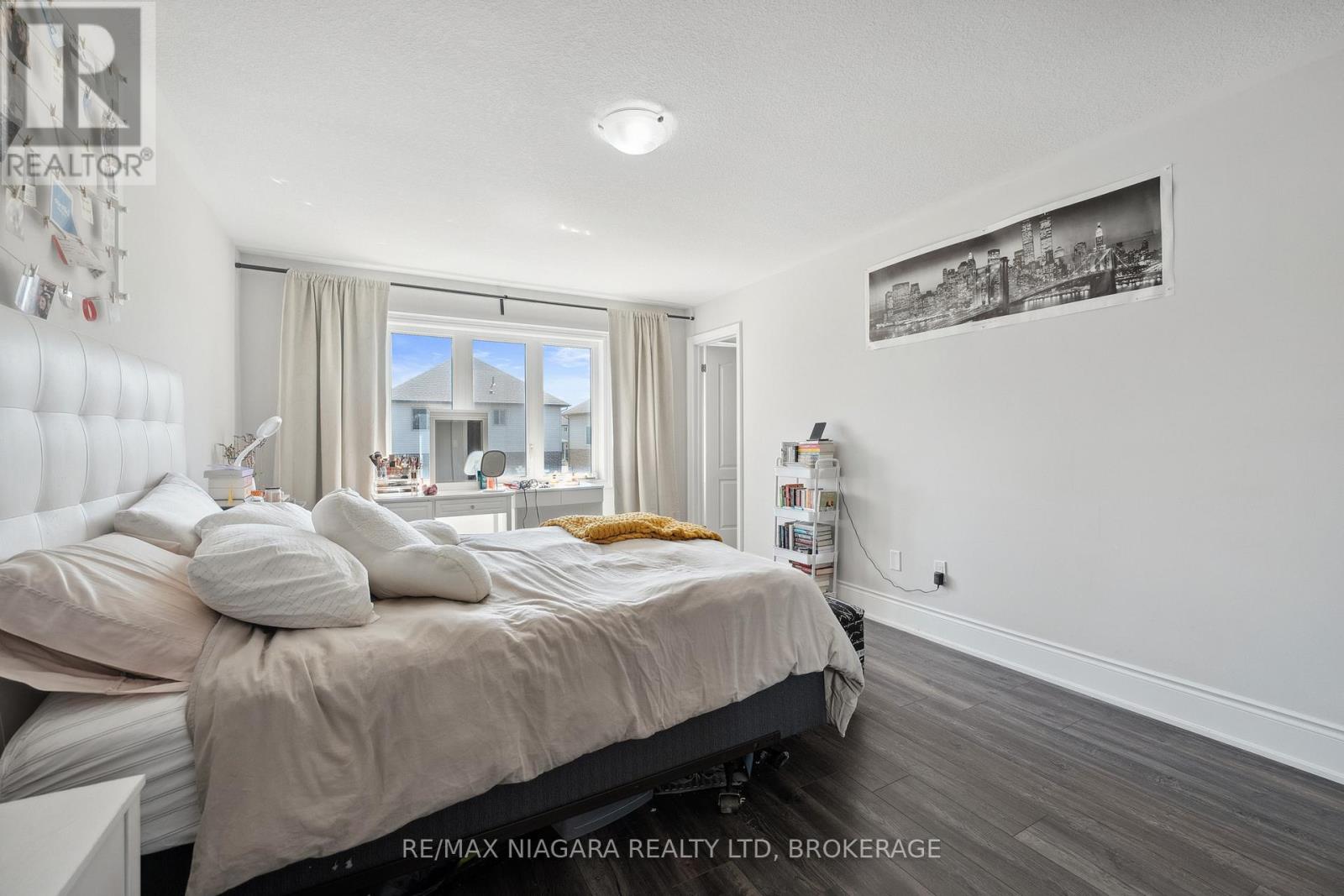 55 Sunset Way, Thorold (Rolling Meadows), Ontario  L2V 0C7 - Photo 23 - X12431820