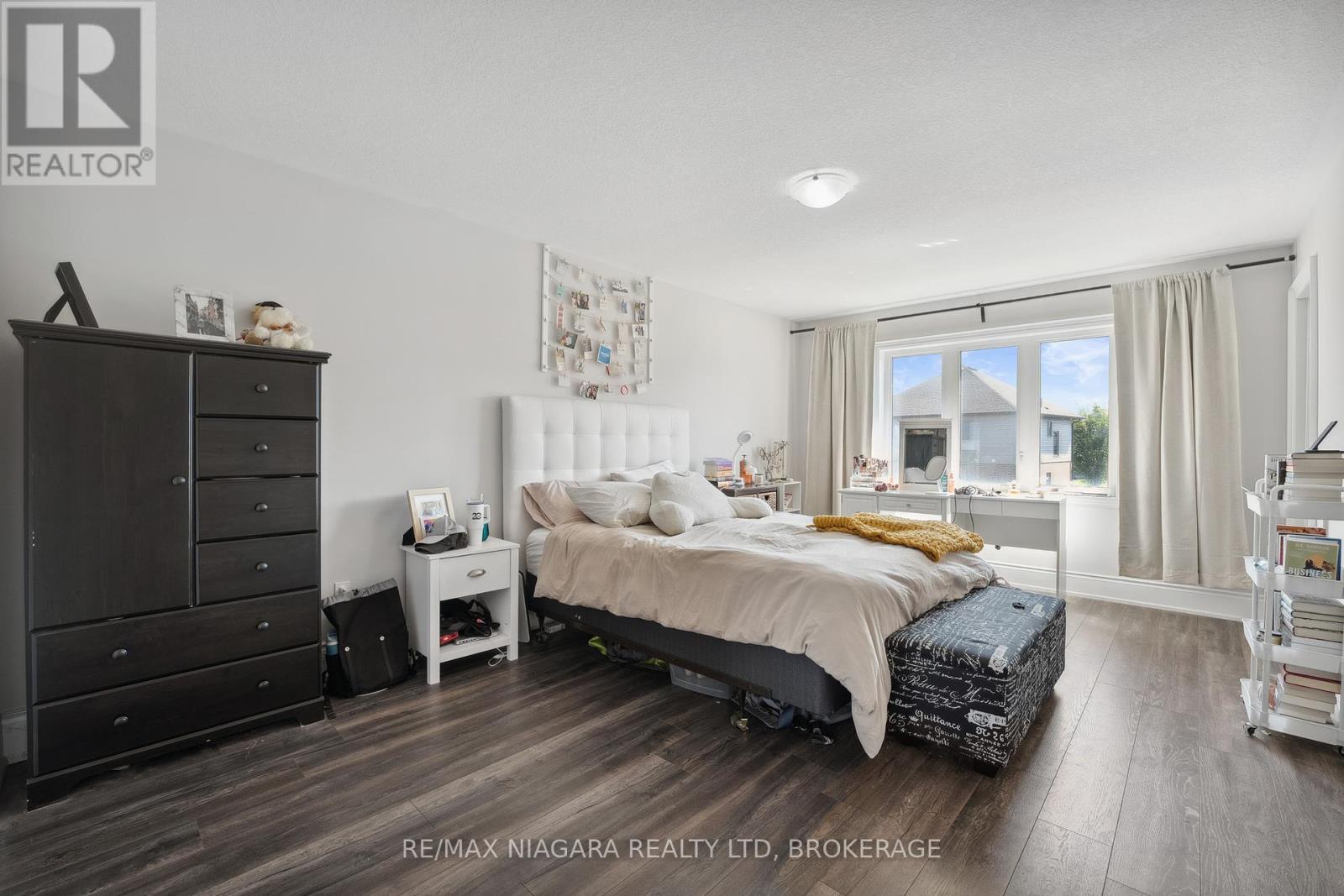 55 Sunset Way, Thorold (Rolling Meadows), Ontario  L2V 0C7 - Photo 25 - X12431820