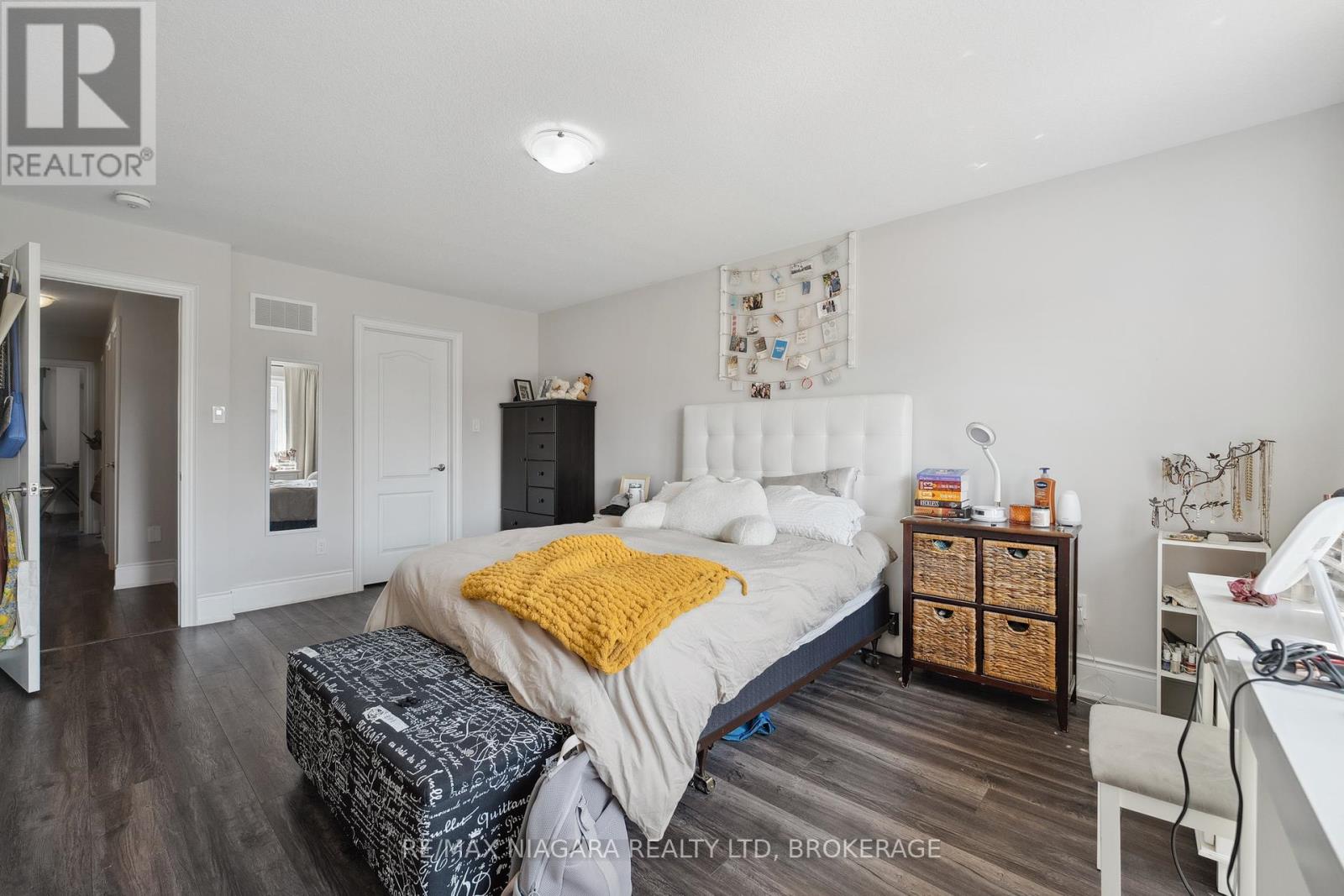 55 Sunset Way, Thorold (Rolling Meadows), Ontario  L2V 0C7 - Photo 27 - X12431820