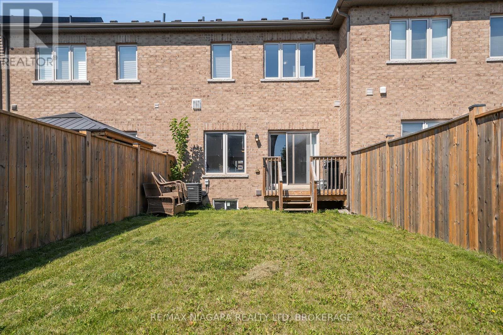 55 Sunset Way, Thorold (Rolling Meadows), Ontario  L2V 0C7 - Photo 31 - X12431820