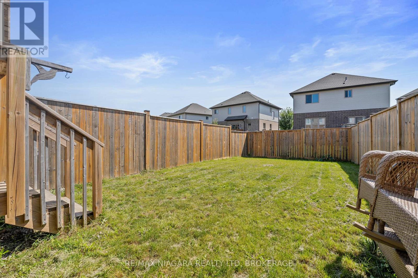 55 Sunset Way, Thorold (Rolling Meadows), Ontario  L2V 0C7 - Photo 32 - X12431820