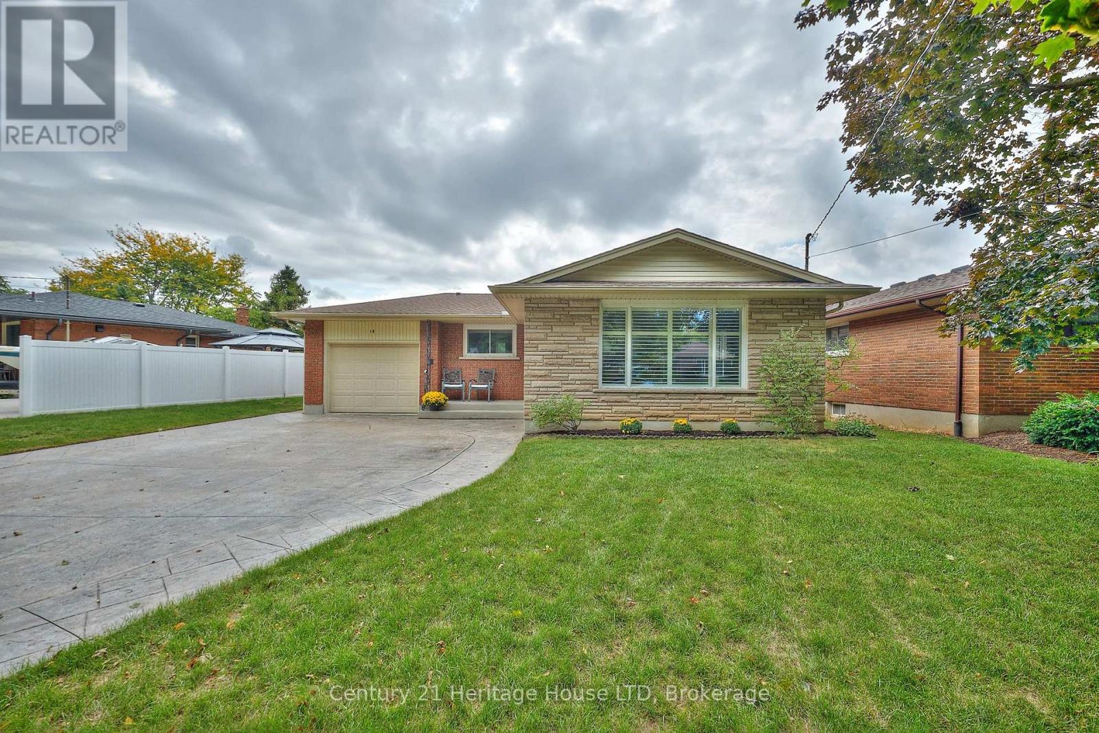18 PRINCEWAY DRIVE, st. catharines (lakeport), Ontario