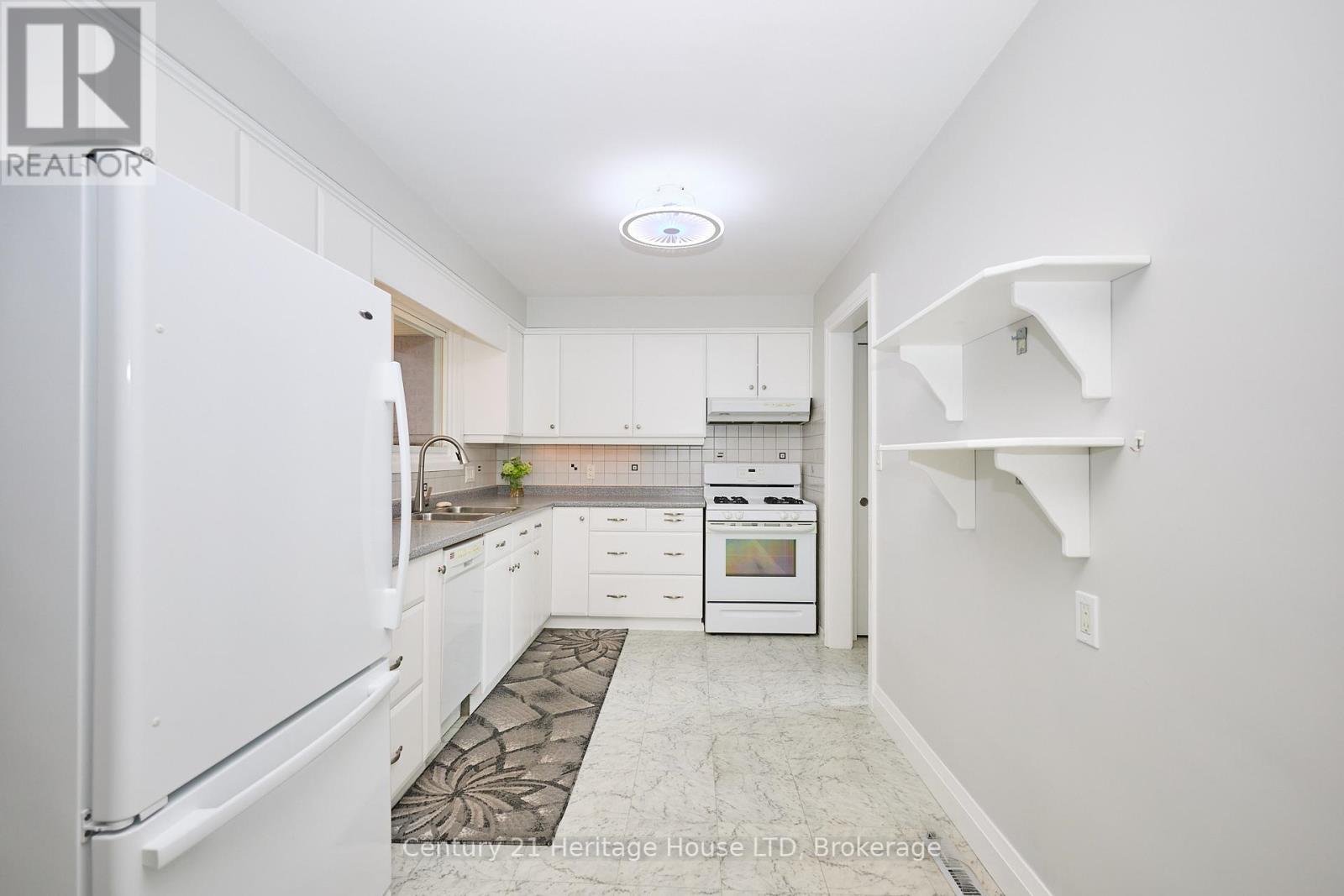 18 Princeway Drive, St. Catharines (Lakeport), Ontario  L2N 2X6 - Photo 12 - X12431829