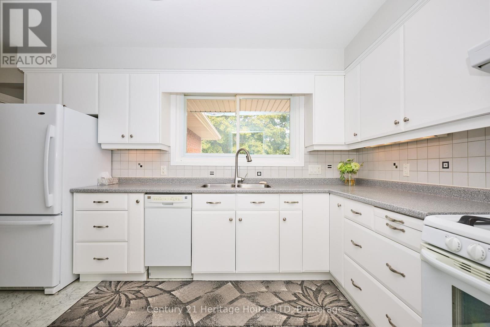 18 Princeway Drive, St. Catharines (Lakeport), Ontario  L2N 2X6 - Photo 14 - X12431829