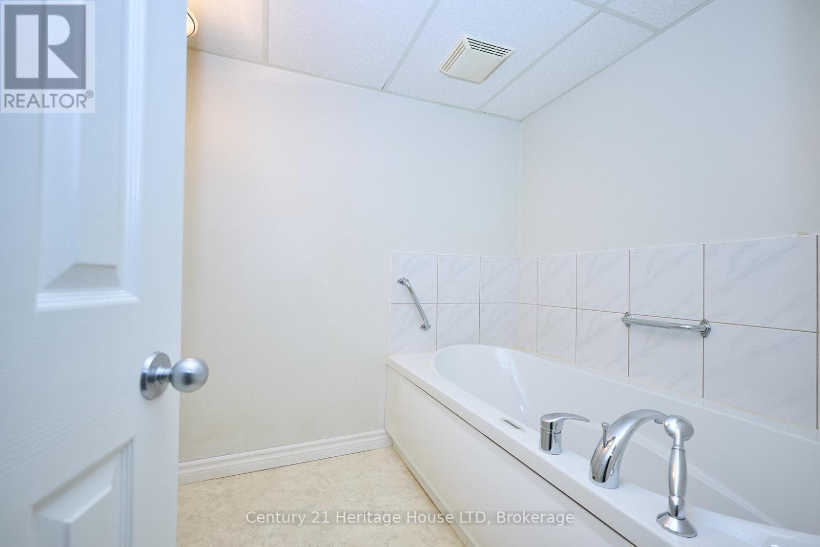 18 Princeway Drive, St. Catharines (Lakeport), Ontario  L2N 2X6 - Photo 26 - X12431829