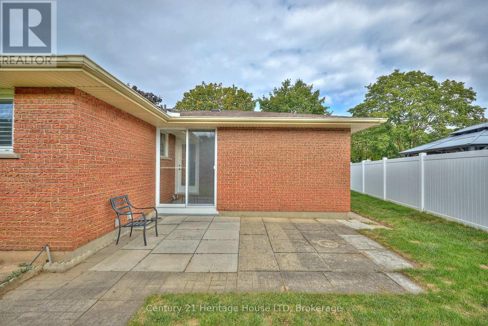18 Princeway Drive, St. Catharines (Lakeport), Ontario  L2N 2X6 - Photo 35 - X12431829