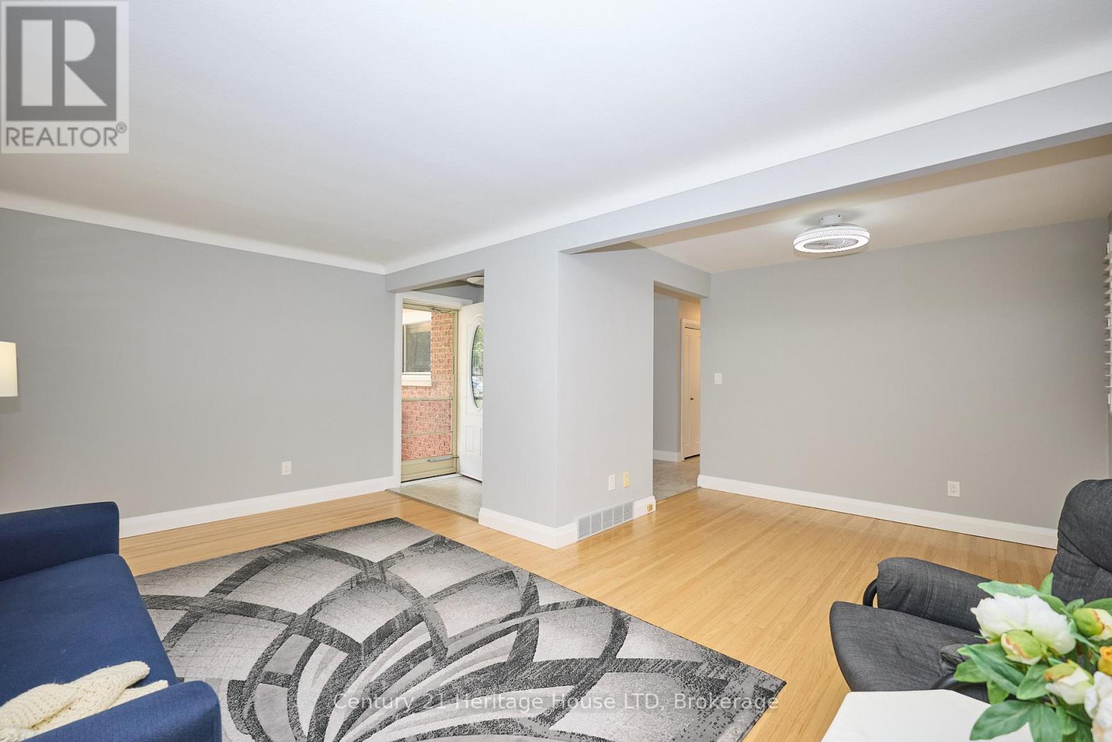 18 Princeway Drive, St. Catharines (Lakeport), Ontario  L2N 2X6 - Photo 9 - X12431829