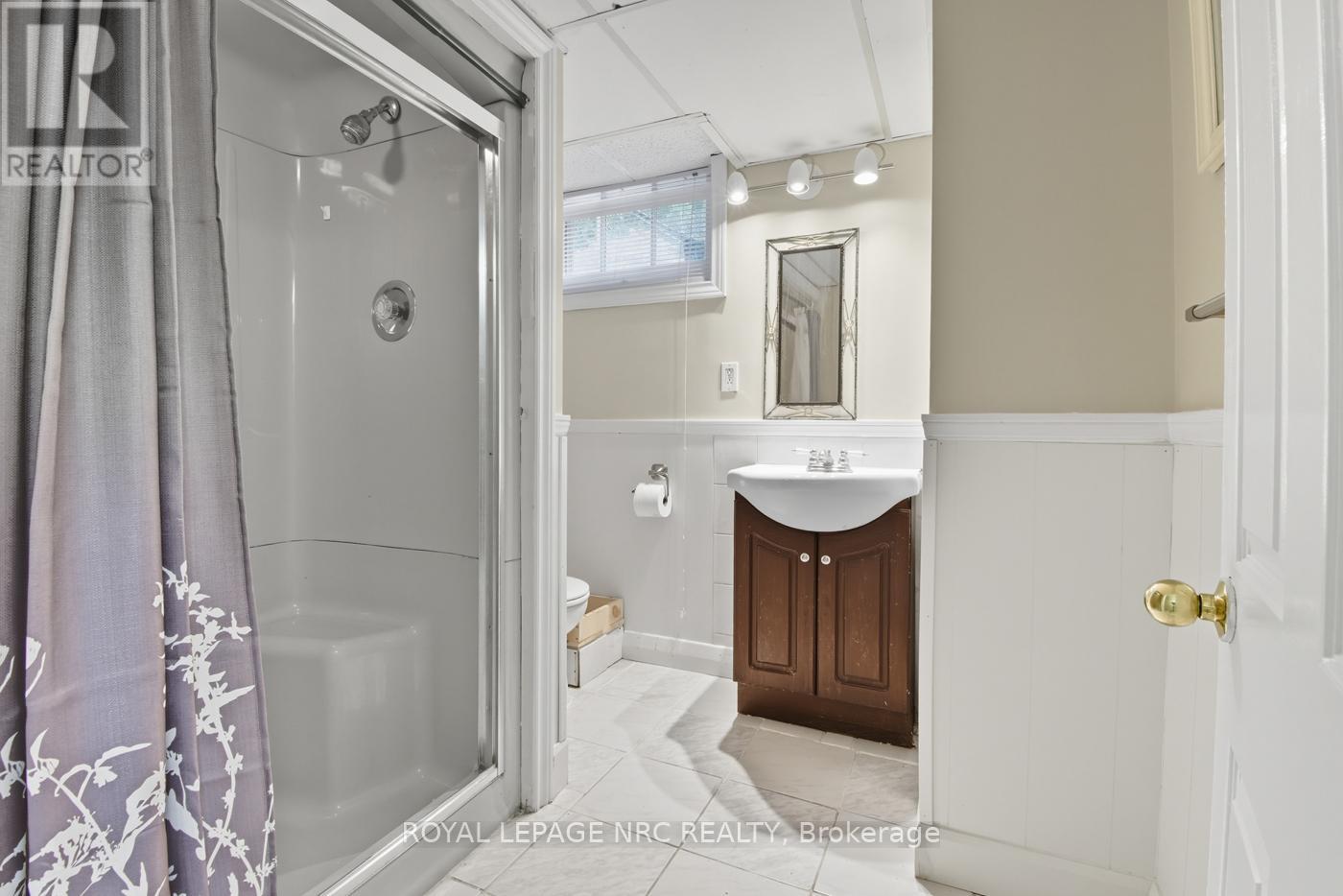42 Linwood Drive, Welland (Prince Charles), Ontario  L3C 2B6 - Photo 20 - X12431848