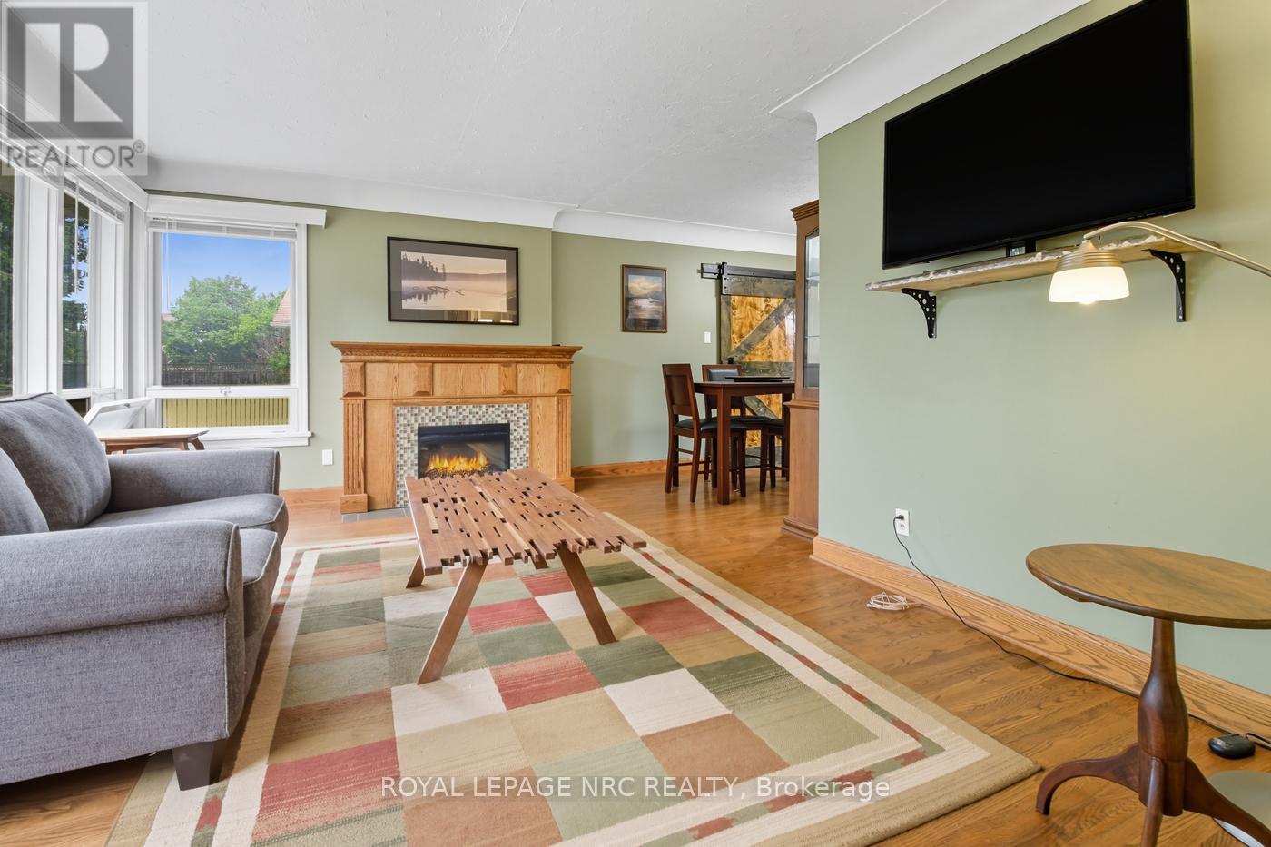 42 Linwood Drive, Welland (Prince Charles), Ontario  L3C 2B6 - Photo 4 - X12431848