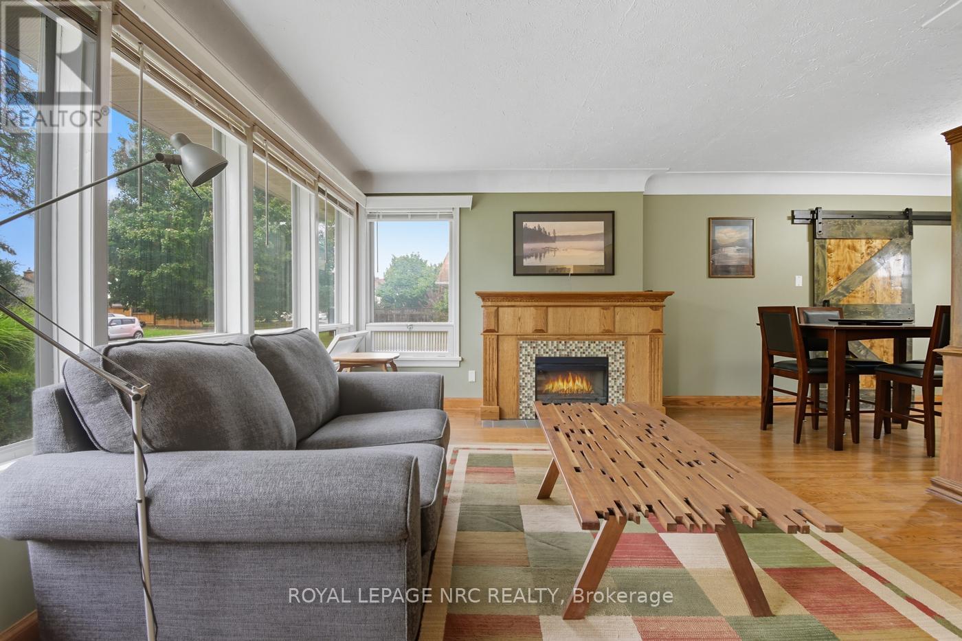 42 Linwood Drive, Welland (Prince Charles), Ontario  L3C 2B6 - Photo 5 - X12431848