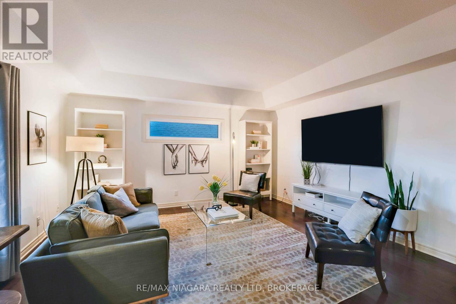 22 Henley Court, Welland, Ontario  L3B 6E8 - Photo 5 - X12431871