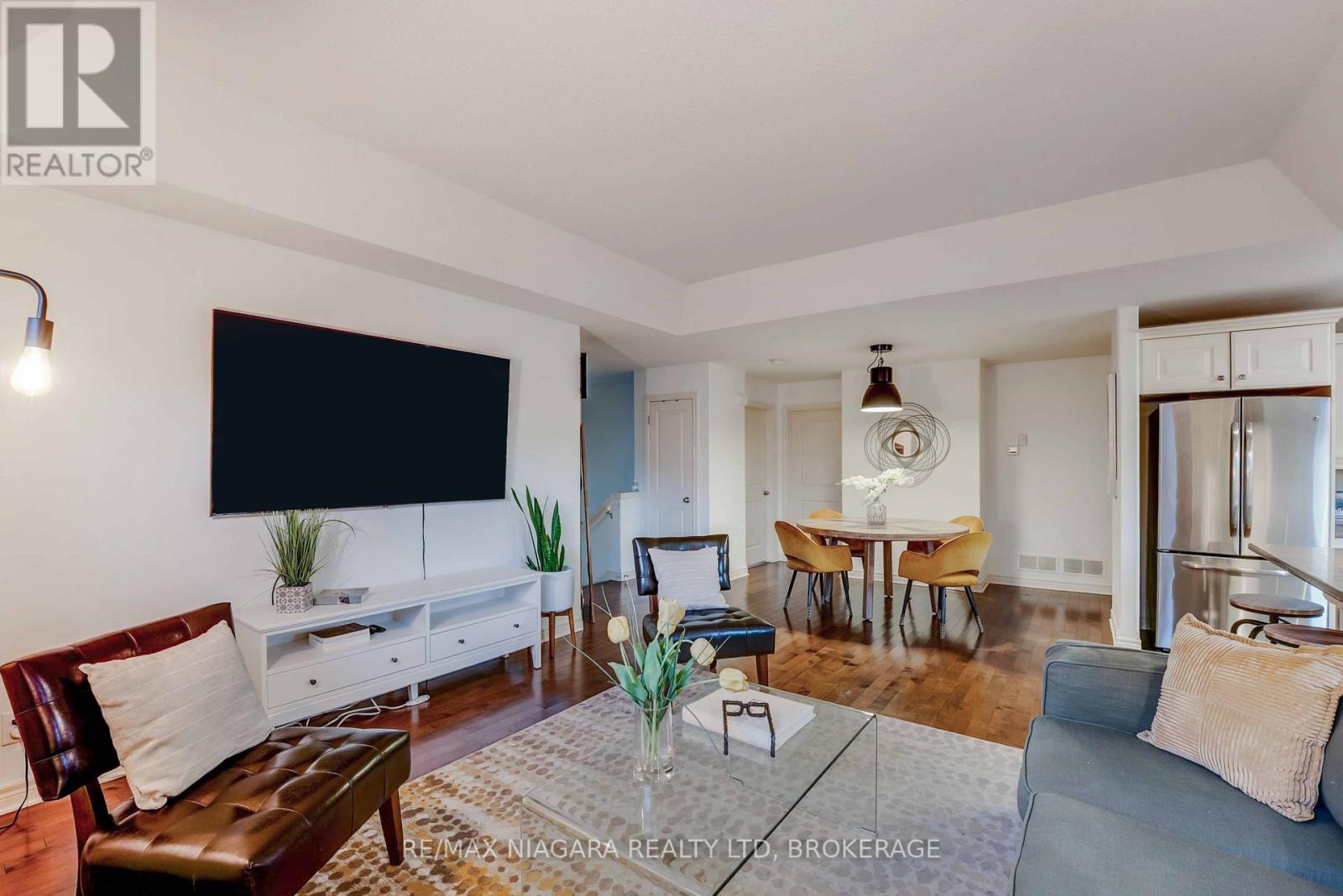 22 Henley Court, Welland, Ontario  L3B 6E8 - Photo 6 - X12431871