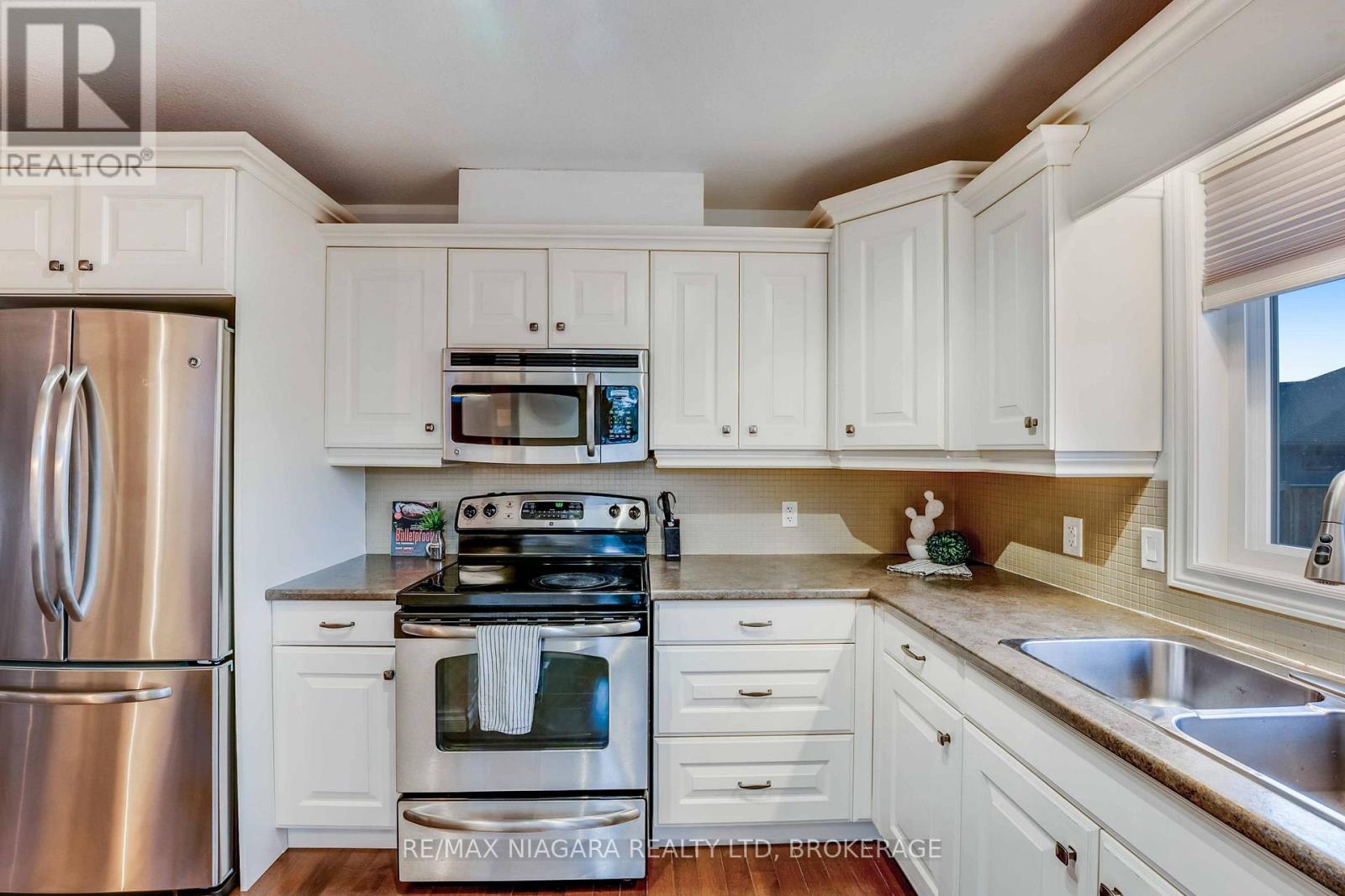 22 Henley Court, Welland, Ontario  L3B 6E8 - Photo 8 - X12431871