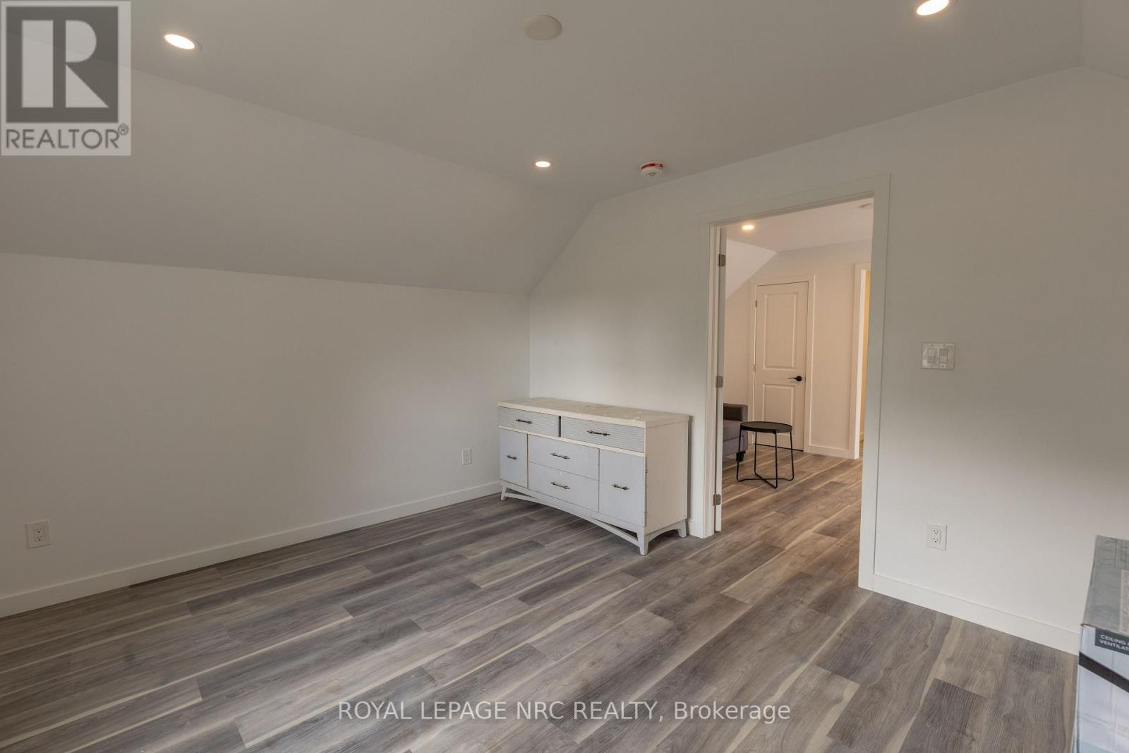 248 Bell Street, Port Colborne (Killaly East), Ontario  L3K 1J4 - Photo 16 - X12431907