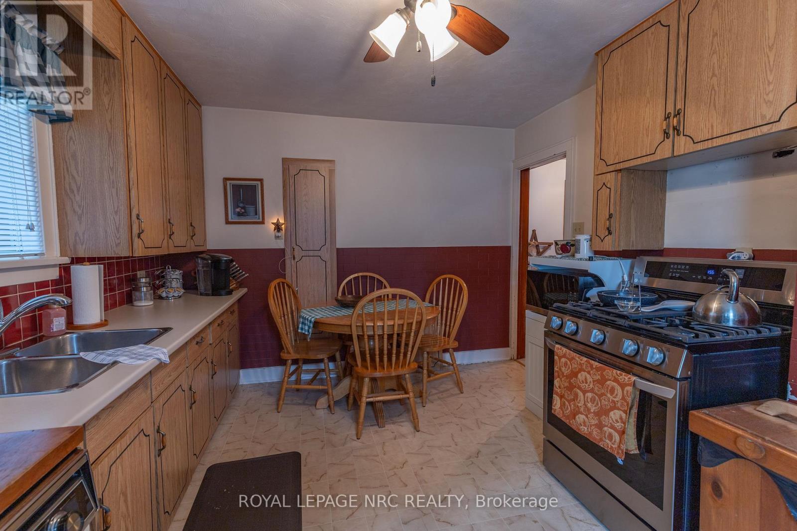 248 Bell Street, Port Colborne (Killaly East), Ontario  L3K 1J4 - Photo 38 - X12431907
