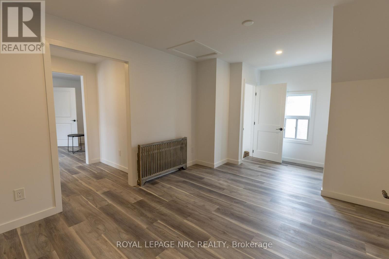 248 Bell Street, Port Colborne (Killaly East), Ontario  L3K 1J4 - Photo 9 - X12431907