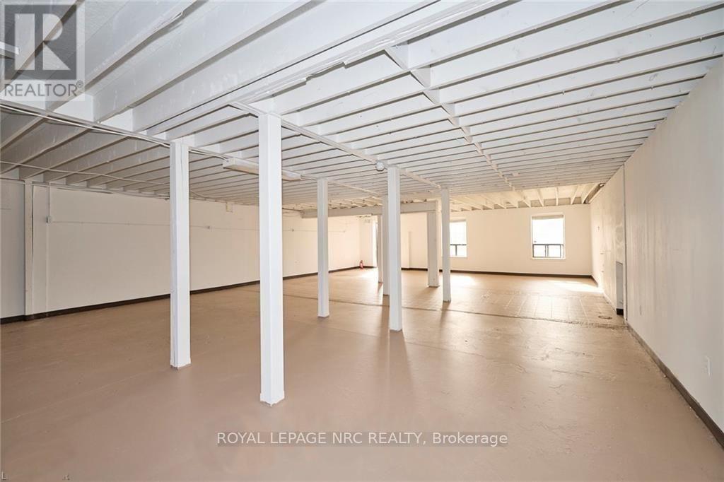 12-18 Clark Street S, Welland (Broadway), Ontario  L3B 5W6 - Photo 23 - X12432038