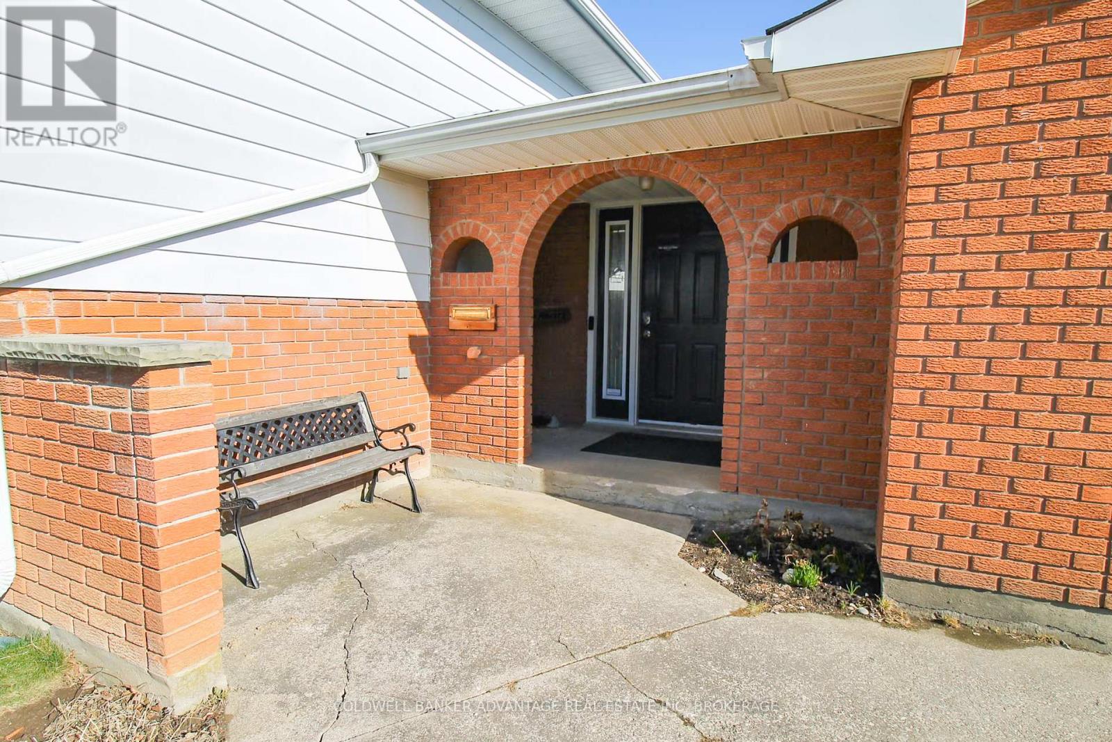 36 Wellbrook Boulevard, Welland, Ontario  L3C 5T4 - Photo 2 - X12432231