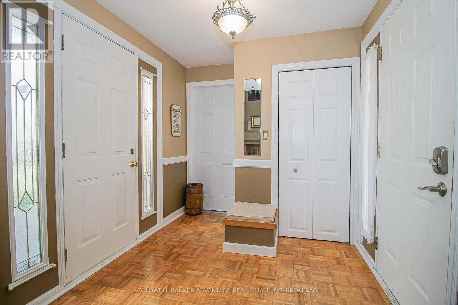 36 Wellbrook Boulevard, Welland, Ontario  L3C 5T4 - Photo 3 - X12432231