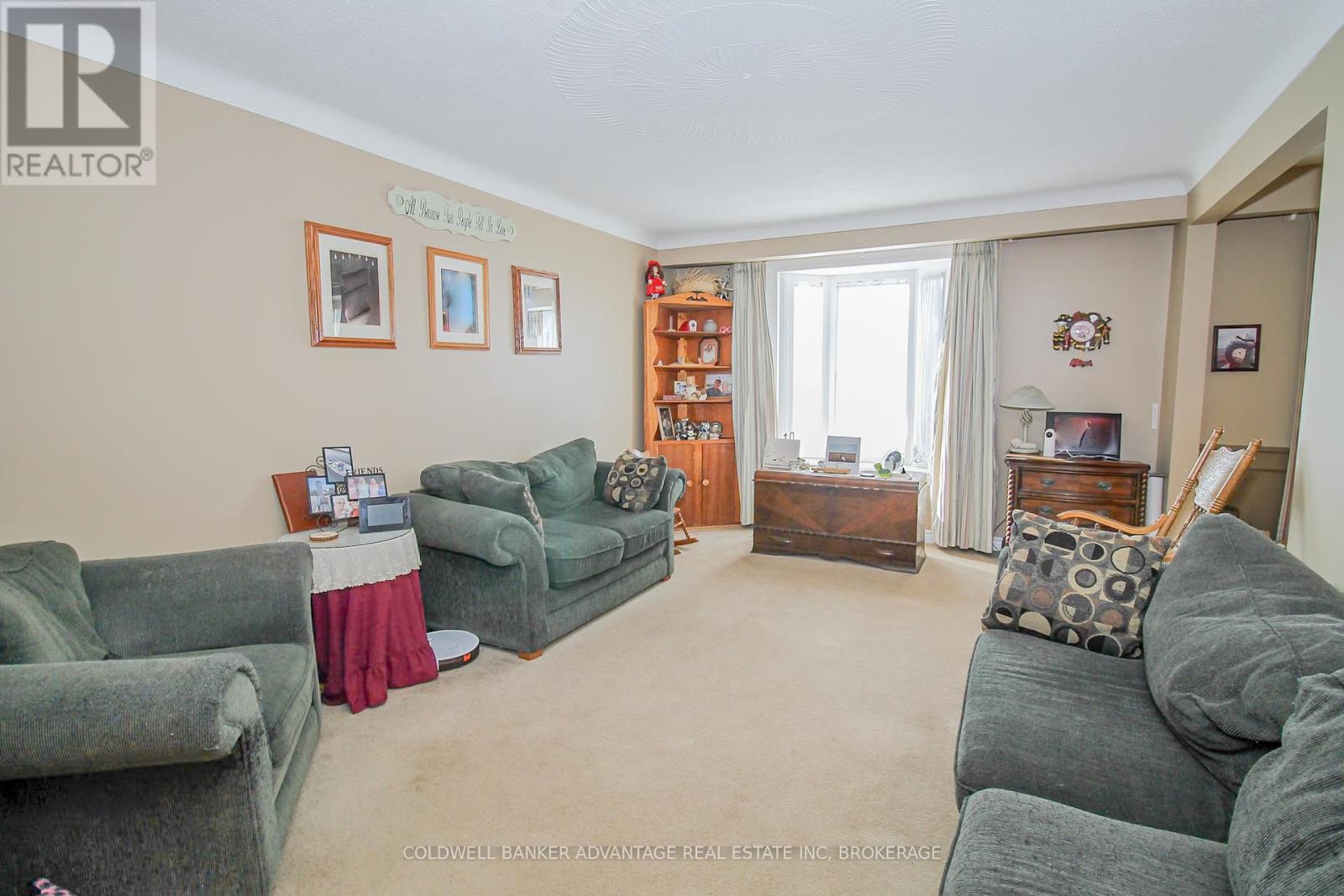 36 Wellbrook Boulevard, Welland, Ontario  L3C 5T4 - Photo 4 - X12432231