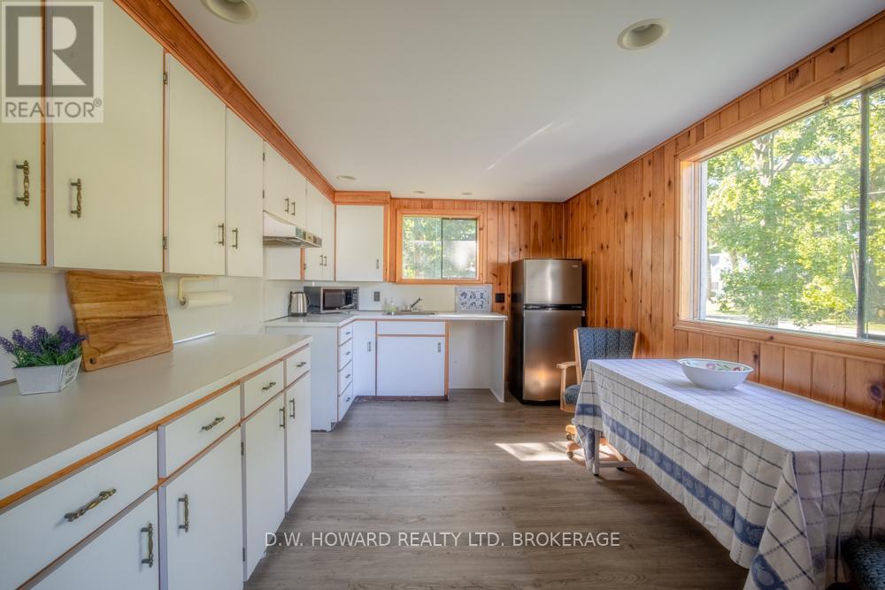4893 Brown Road, Fort Erie (Crystal Beach), Ontario  L0S 1N0 - Photo 10 - X12432278