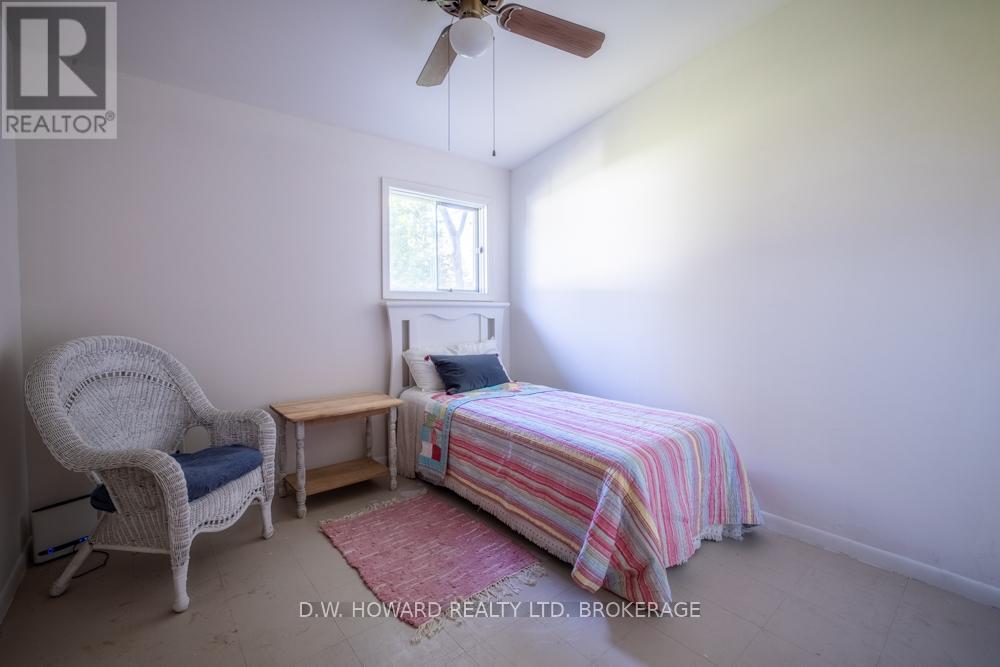 4893 Brown Road, Fort Erie (Crystal Beach), Ontario  L0S 1N0 - Photo 15 - X12432278