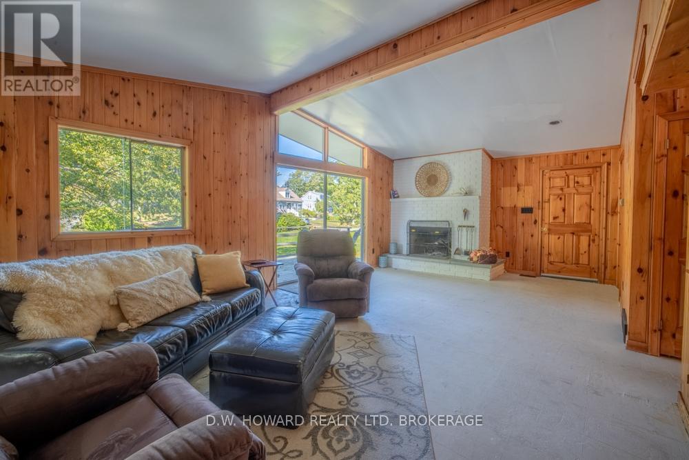 4893 Brown Road, Fort Erie (Crystal Beach), Ontario  L0S 1N0 - Photo 9 - X12432278
