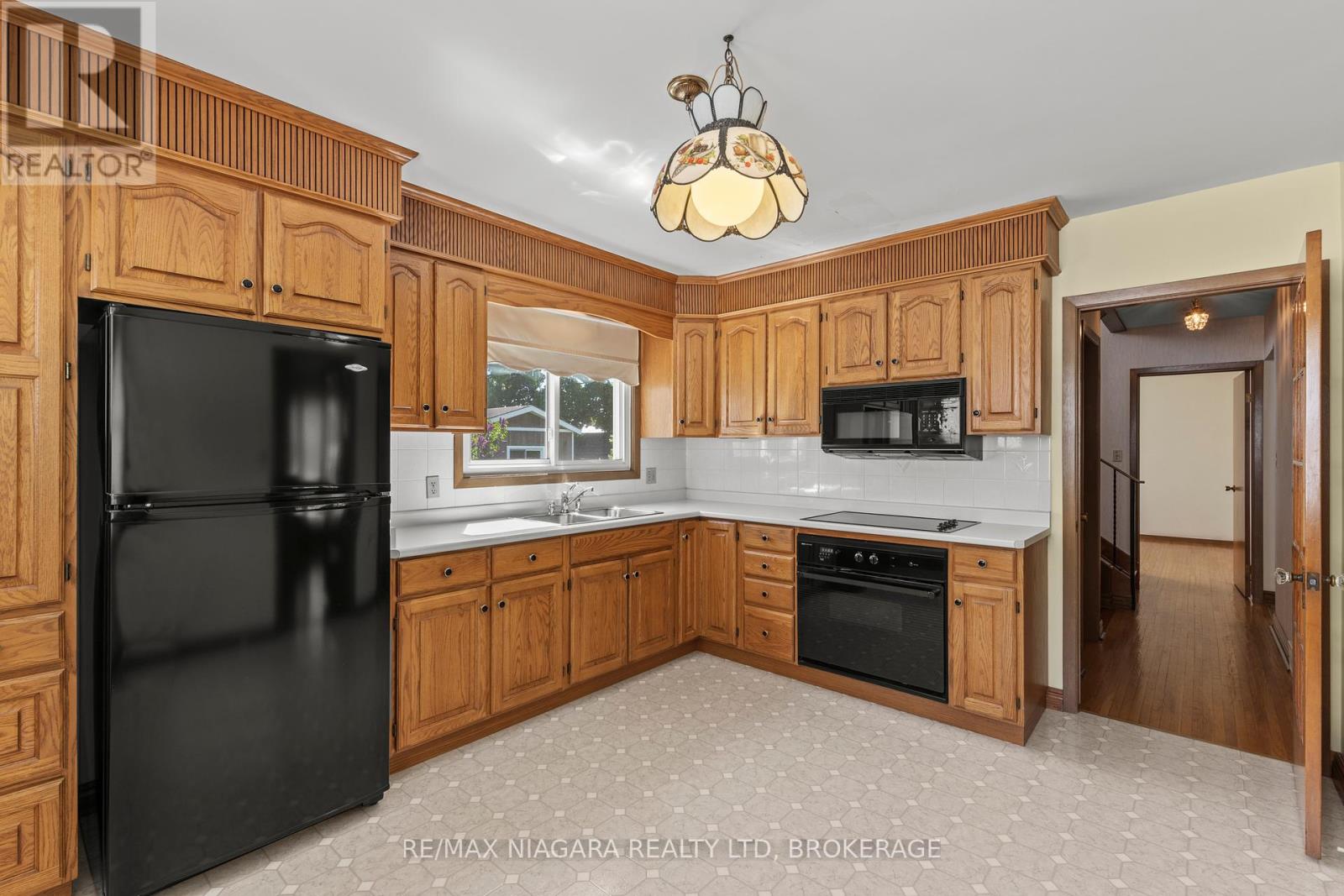 6628 Argyll Crescent, Niagara Falls, Ontario  L2G 5E7 - Photo 16 - X12435324