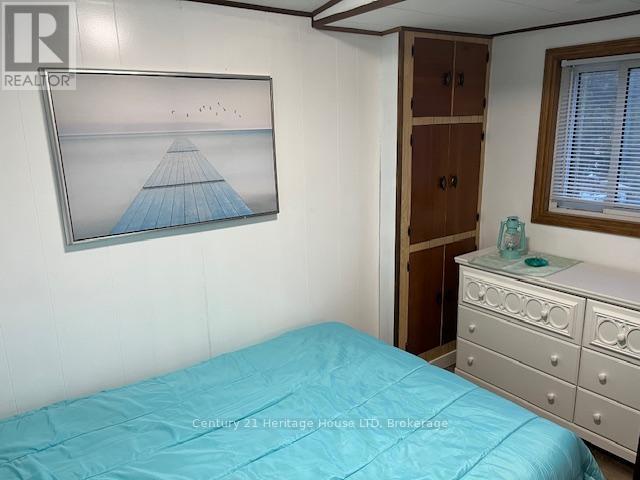 29 Elmwood Avenue, Lambton Shores, Ontario  N0M 1T0 - Photo 25 - X12436154