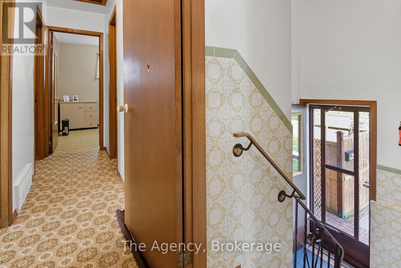 96 Elizabeth Street, Port Colborne (Killaly East), Ontario  L3K 2B8 - Photo 18 - X12436221