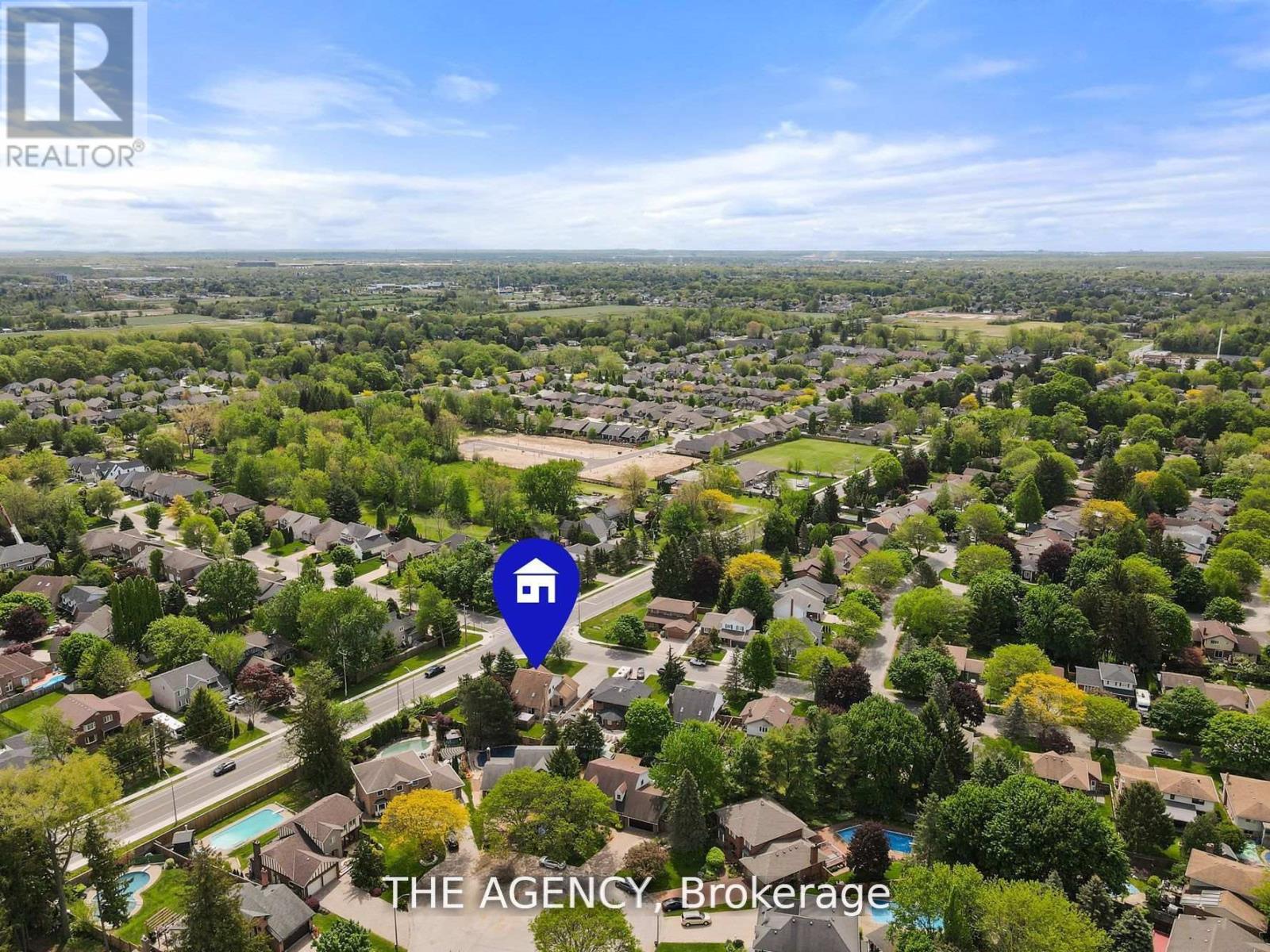 106 Spruceside Crescent, Pelham (Fonthill), Ontario  L0S 1E0 - Photo 10 - X12436238
