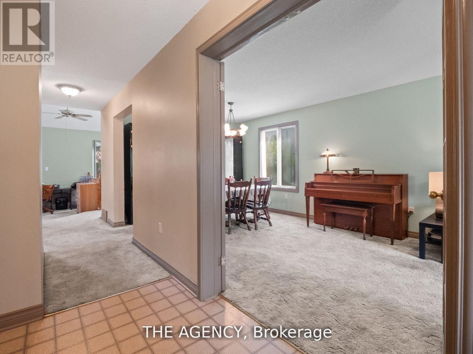106 Spruceside Crescent, Pelham (Fonthill), Ontario  L0S 1E0 - Photo 13 - X12436238