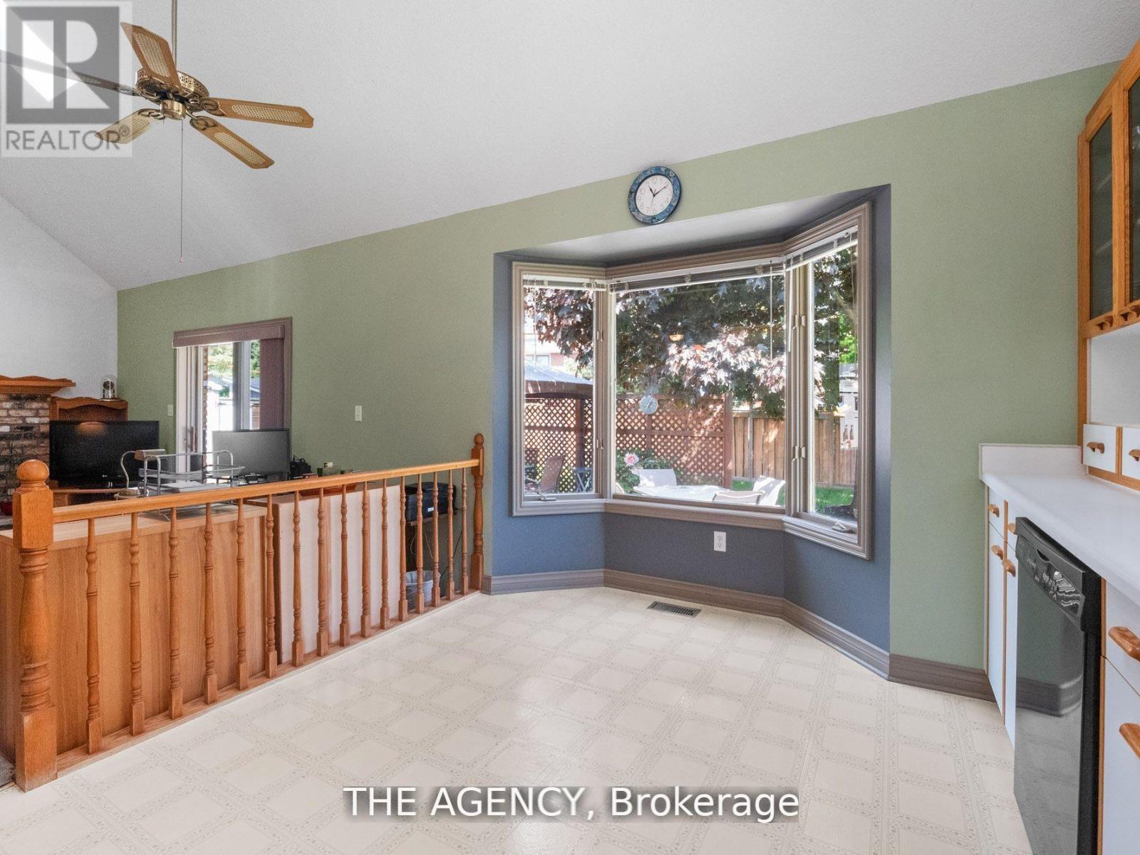 106 Spruceside Crescent, Pelham (Fonthill), Ontario  L0S 1E0 - Photo 22 - X12436238