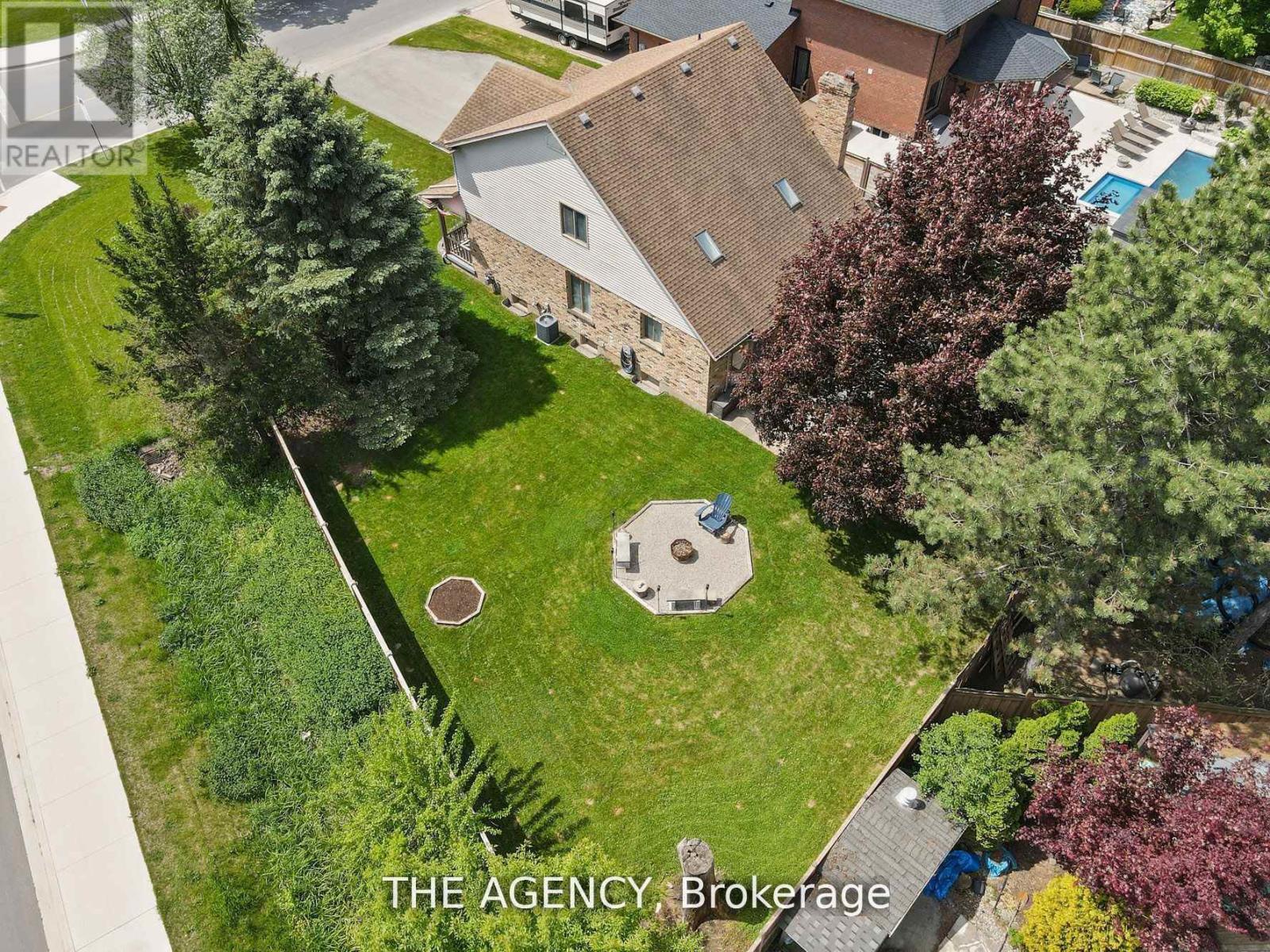 106 Spruceside Crescent, Pelham, Ontario  L0S 1E0 - Photo 38 - X12436238