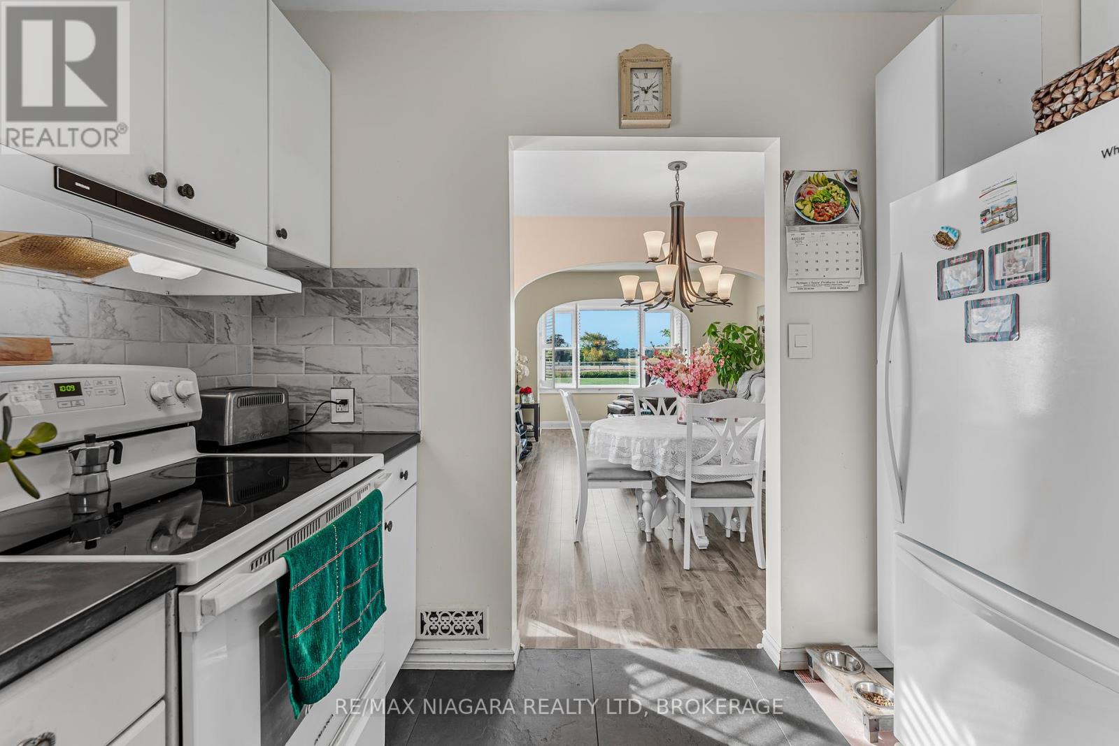 1055 Burger Road, Fort Erie, Ontario  L0S 1N0 - Photo 10 - X12436615