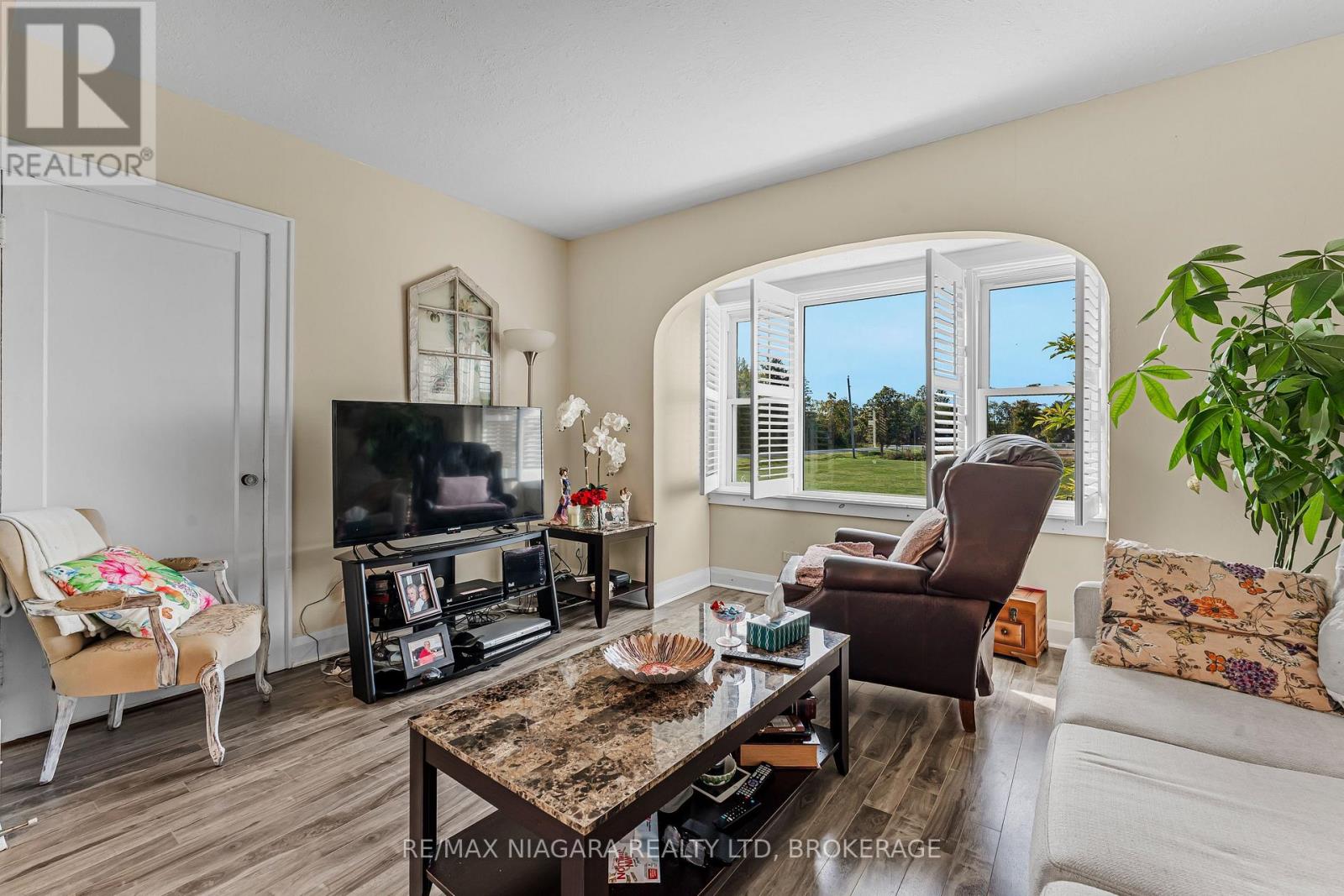 1055 Burger Road, Fort Erie, Ontario  L0S 1N0 - Photo 13 - X12436615