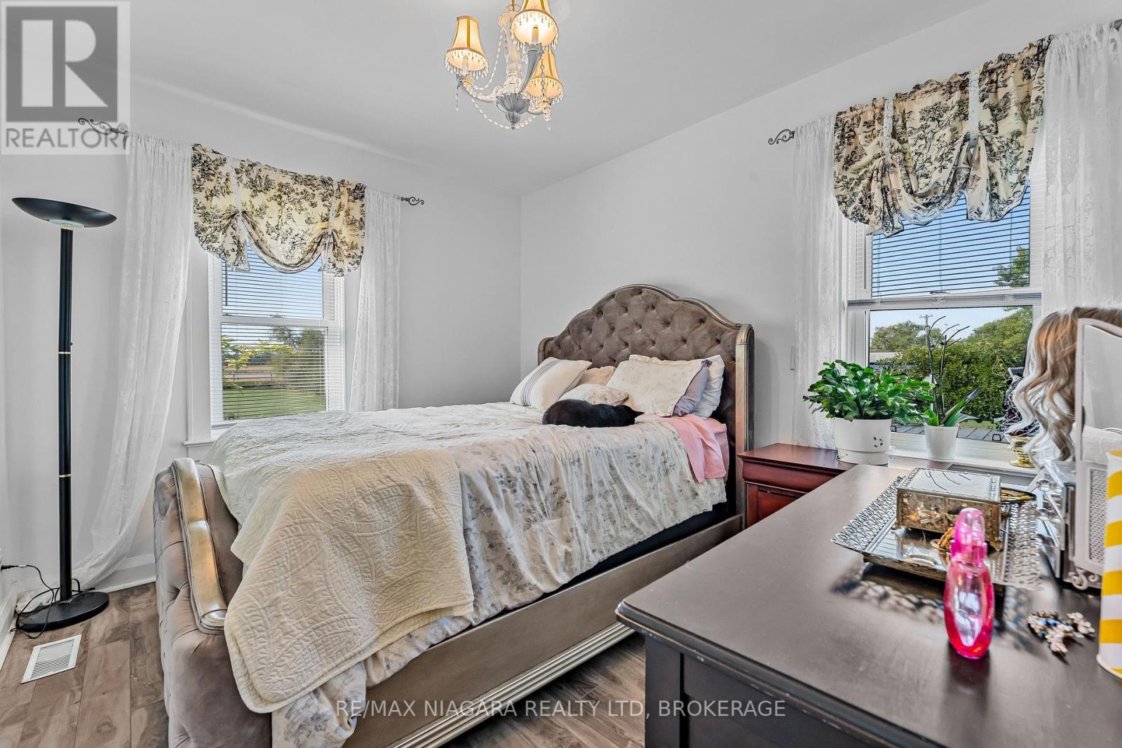 1055 Burger Road, Fort Erie, Ontario  L0S 1N0 - Photo 18 - X12436615