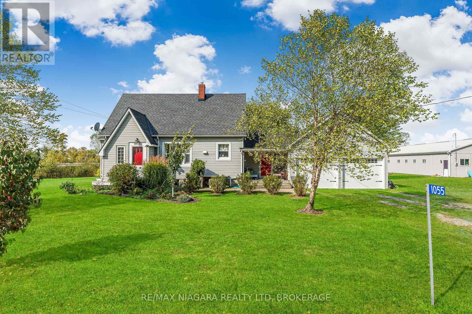 1055 Burger Road, Fort Erie, Ontario  L0S 1N0 - Photo 2 - X12436615