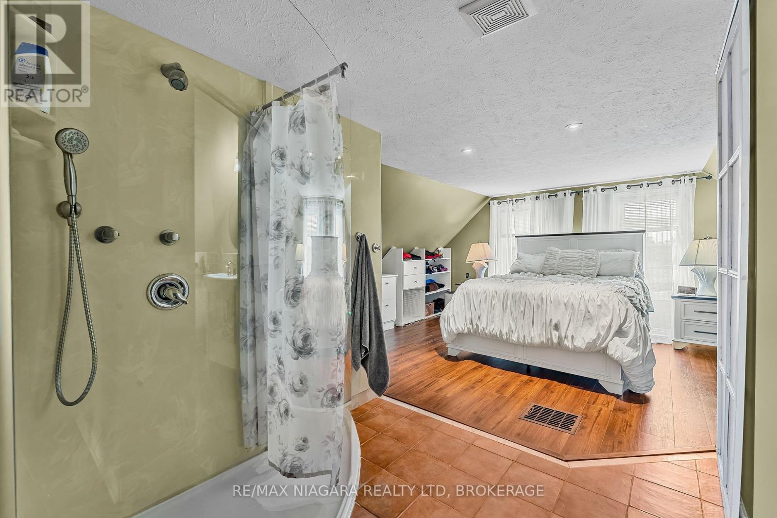 1055 Burger Road, Fort Erie, Ontario  L0S 1N0 - Photo 20 - X12436615